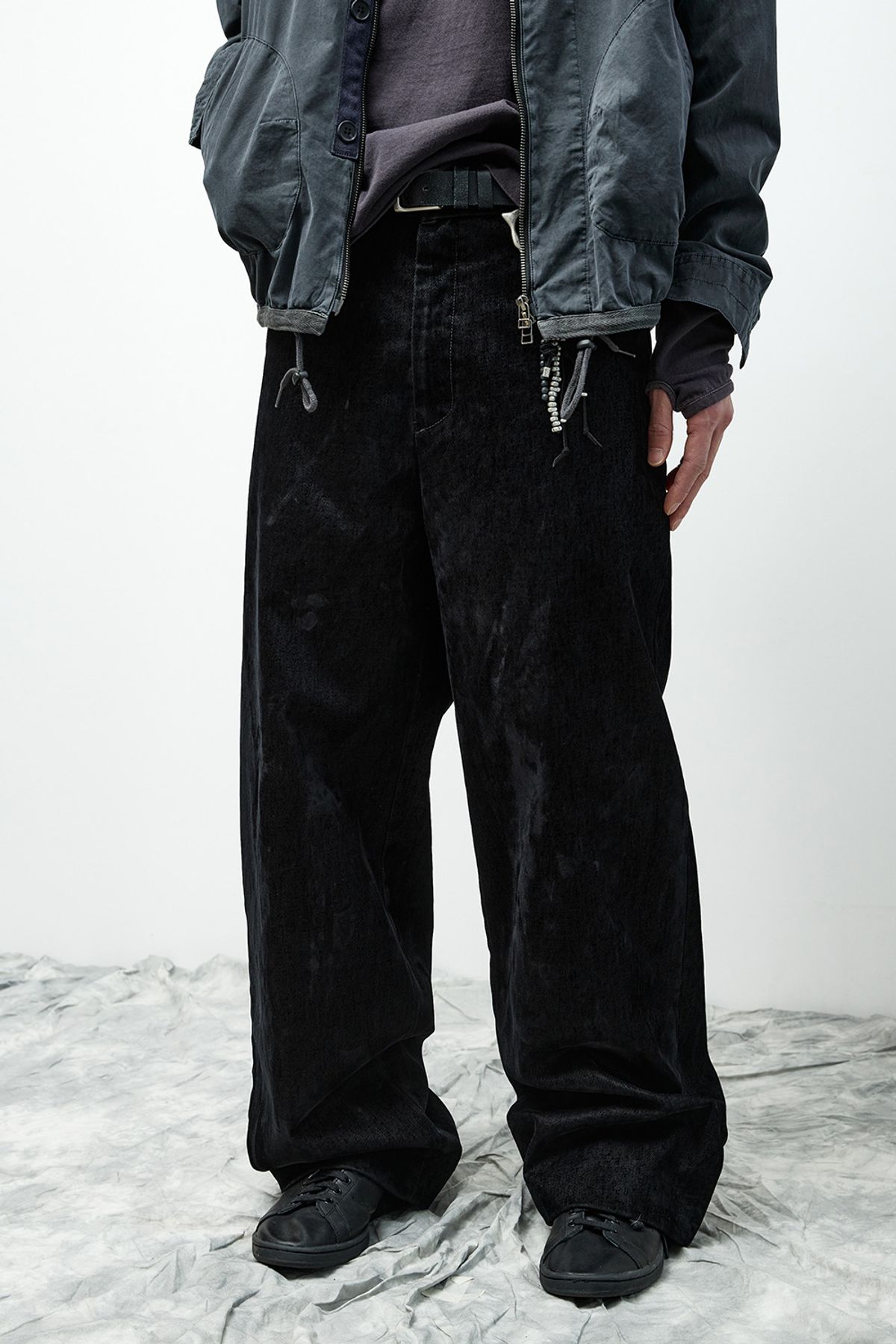 해칭룸(HATCHINGROOM) Regular Trouser Velvet Denim Black