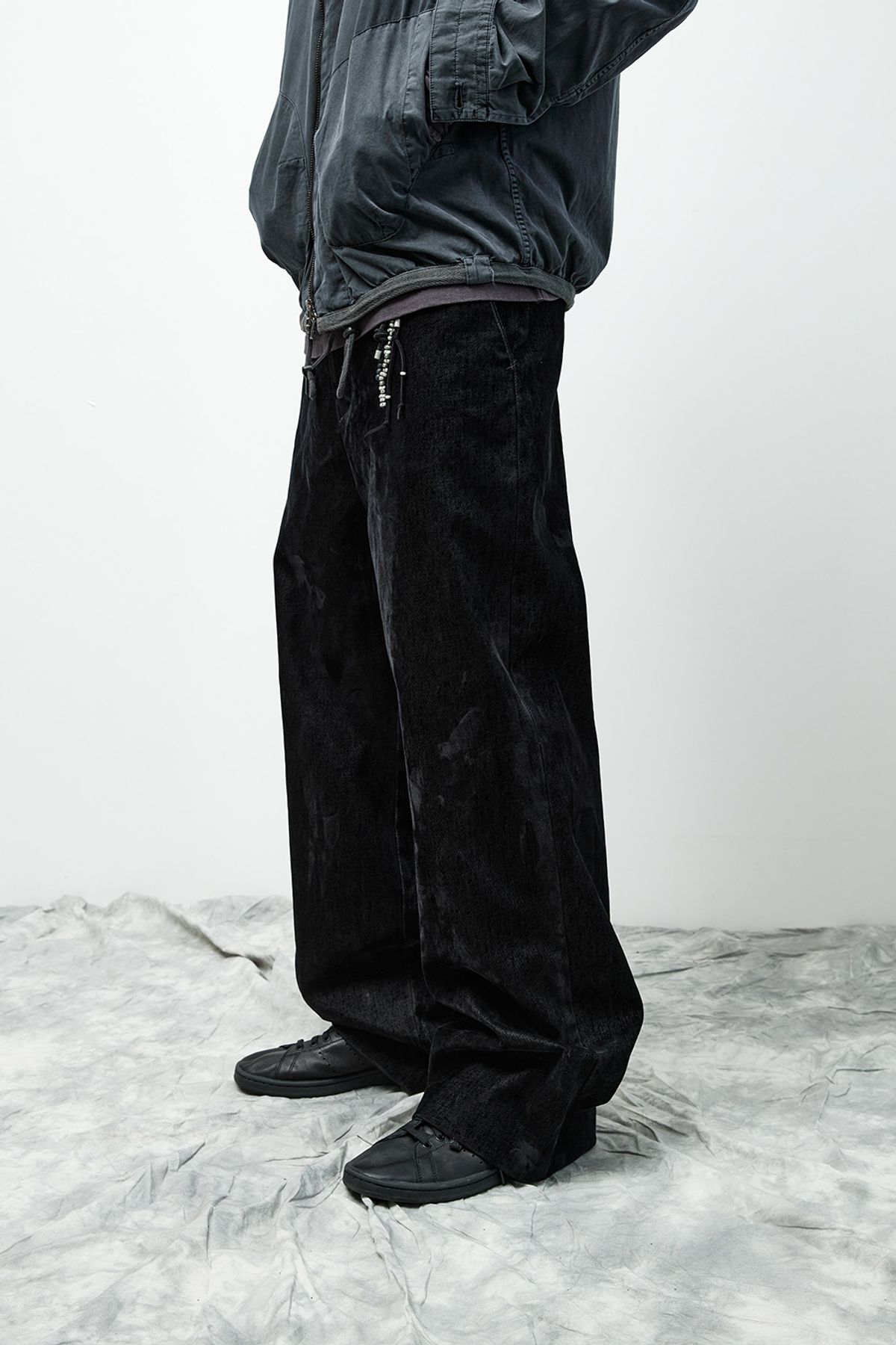 해칭룸(HATCHINGROOM) Regular Trouser Velvet Denim Black