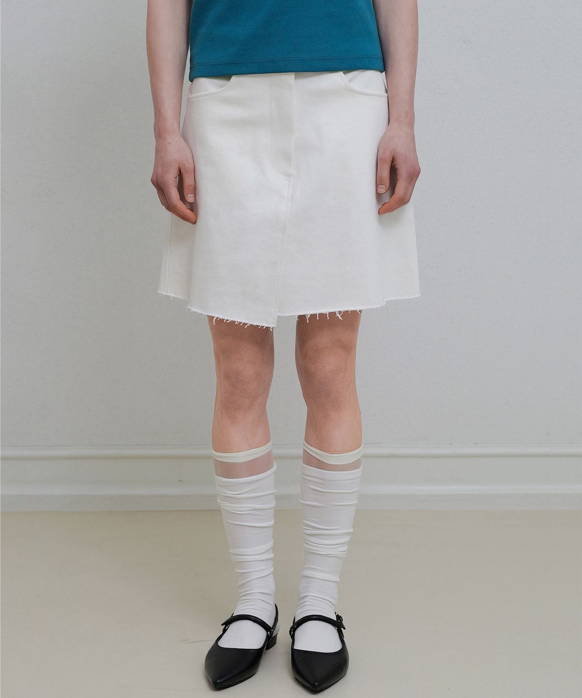 앤니즈(ANDNEEDS) Cotton twill mini skirt (ivory)