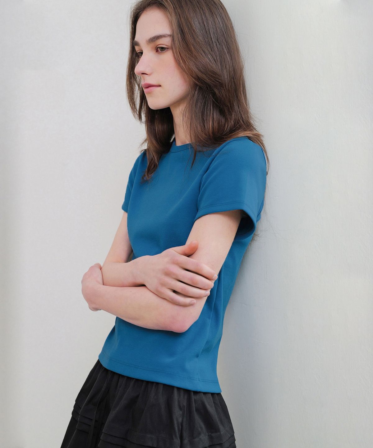 앤니즈(ANDNEEDS) Bessette half tee (blue)