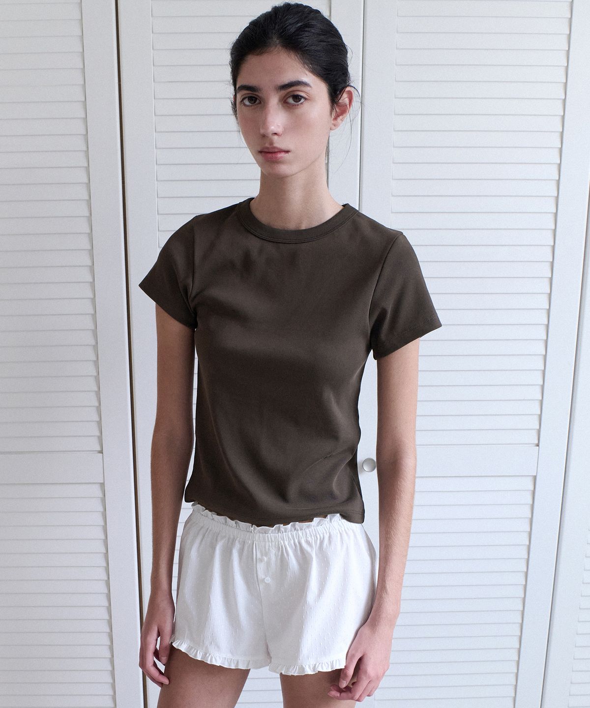 앤니즈(ANDNEEDS) Bessette half tee (brown)