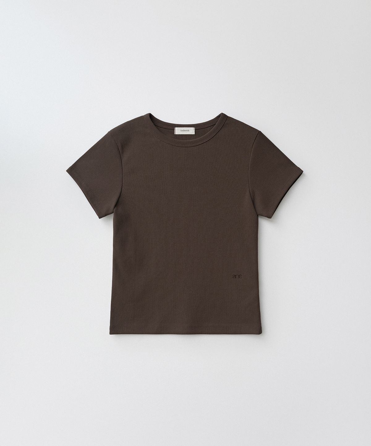 앤니즈(ANDNEEDS) Bessette half tee (brown)