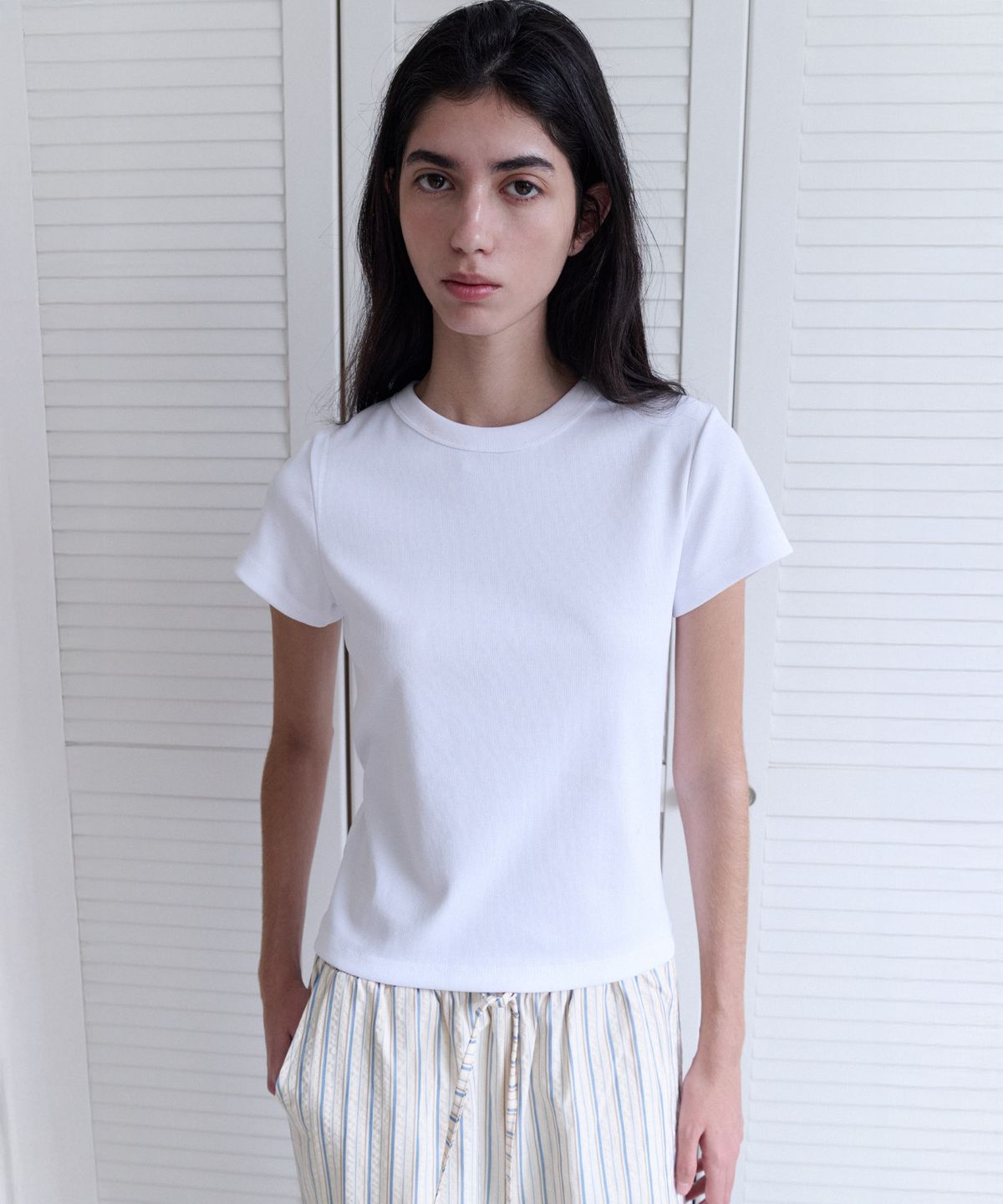 앤니즈(ANDNEEDS) Bessette half tee (white)