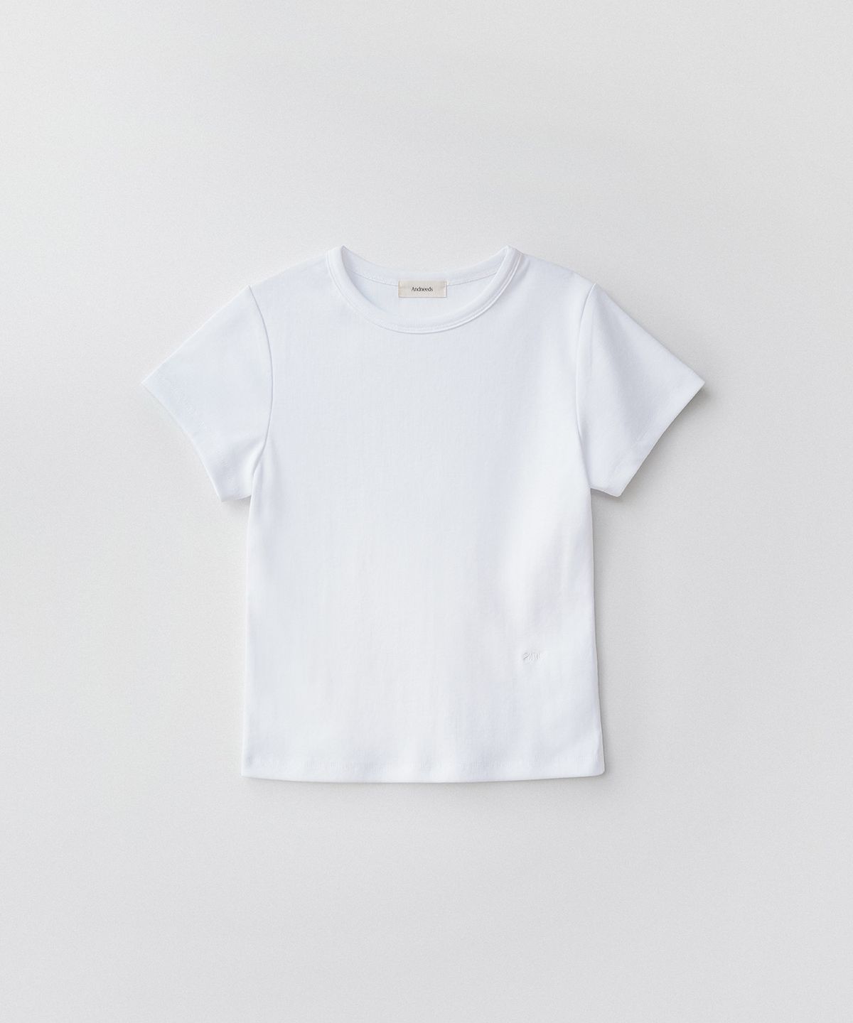 앤니즈(ANDNEEDS) Bessette half tee (white)