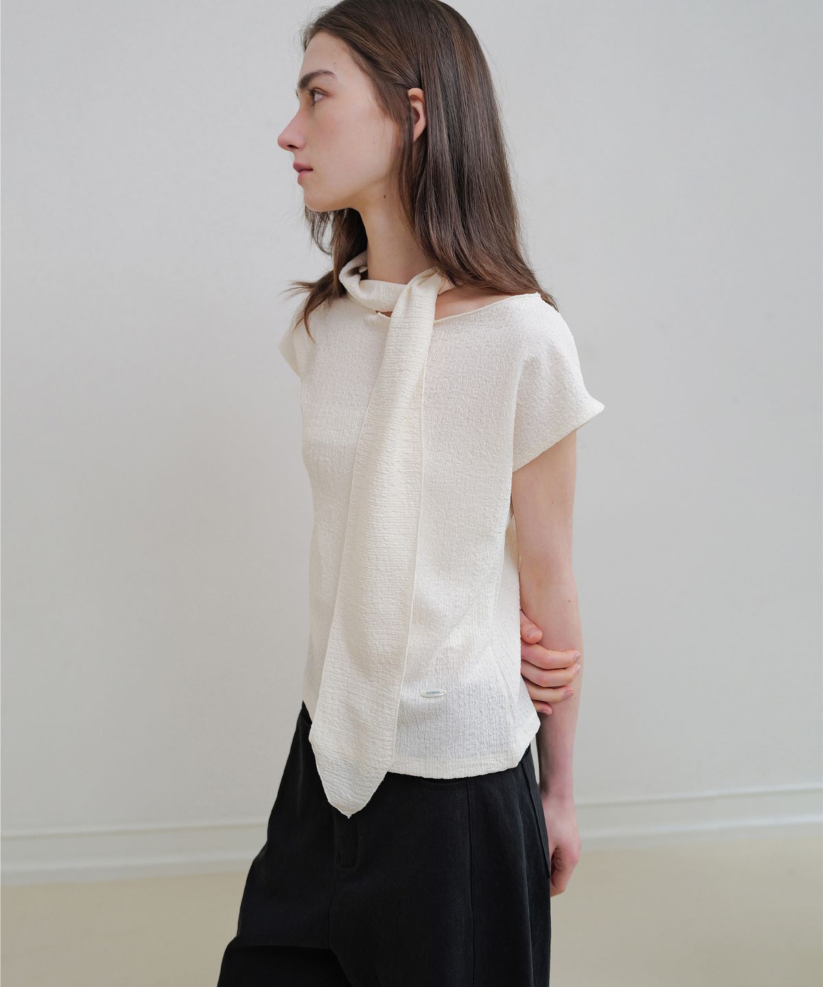 앤니즈(ANDNEEDS) Rachel scarf blouse (ivory)