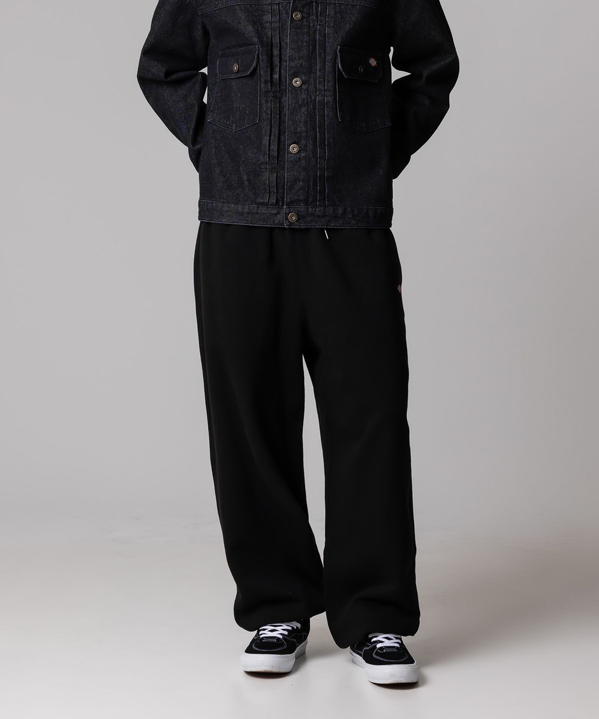 디키즈(DICKIES) 베이직 루즈핏 스웨트 팬츠 Black