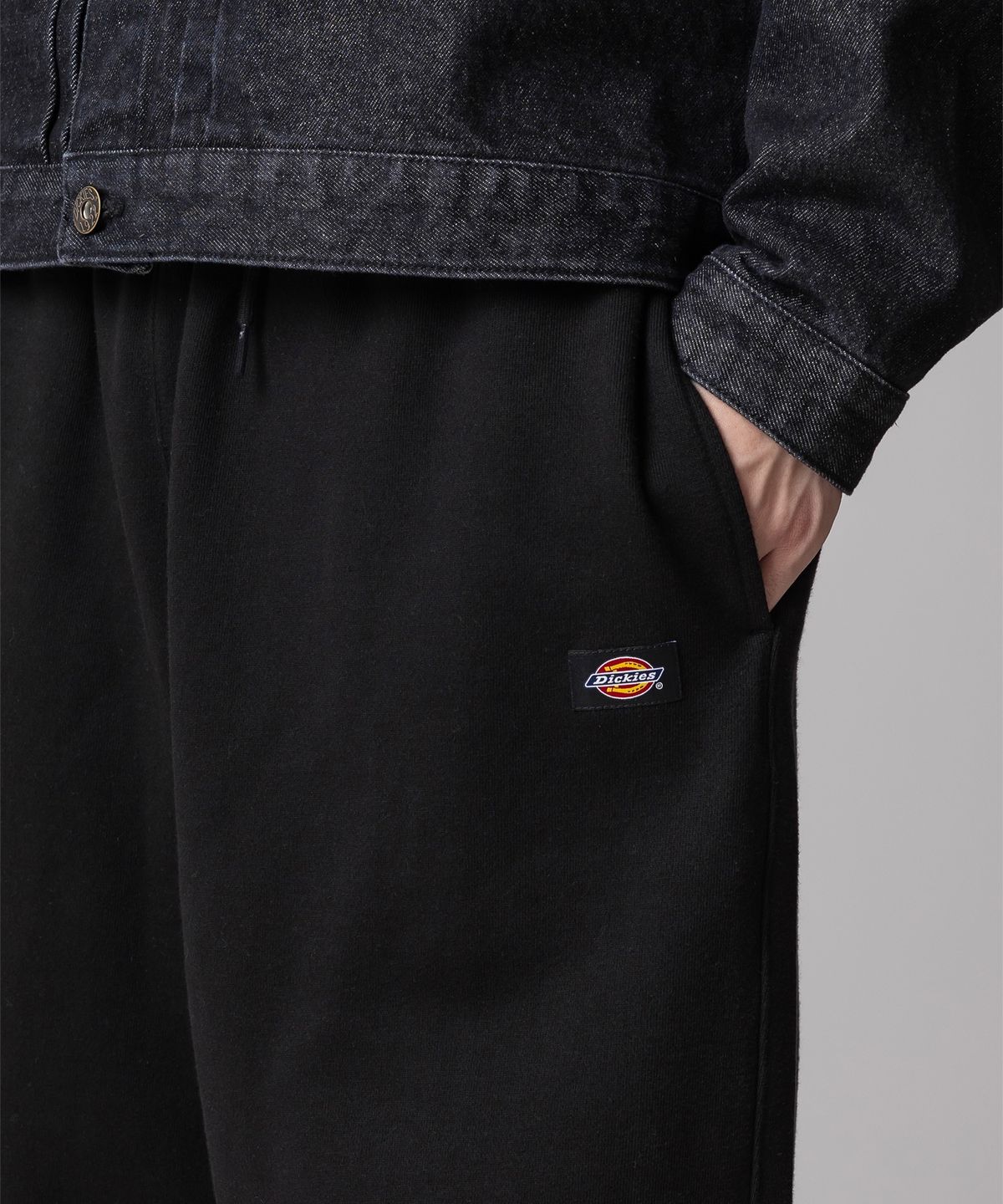 디키즈(DICKIES) 베이직 루즈핏 스웨트 팬츠 Black