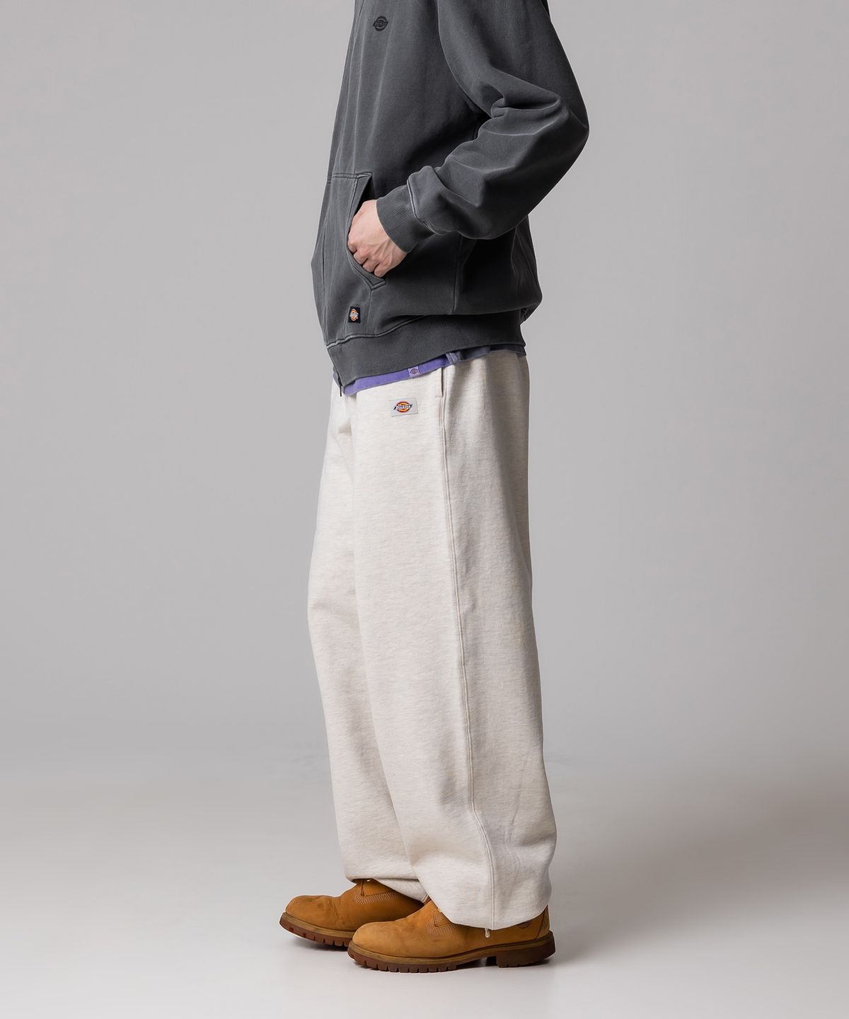 디키즈(DICKIES) 베이직 루즈핏 스웨트 팬츠 Oatmeal