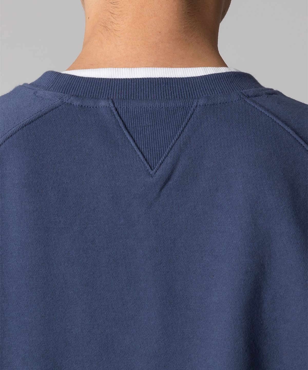 디키즈(DICKIES) 스톤텍스처 폰트 로고 스웨트셔츠 Navy