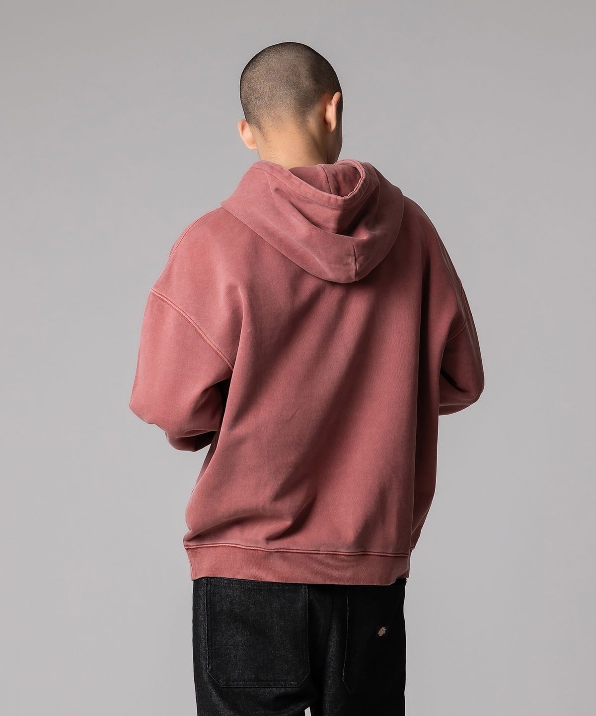 디키즈(DICKIES) 가먼트 다이드 폰트 로고 후드 Red