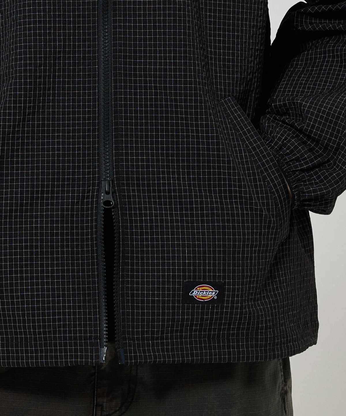 디키즈(DICKIES) 그리드 체크 라이트 윈드브레이커 Black
