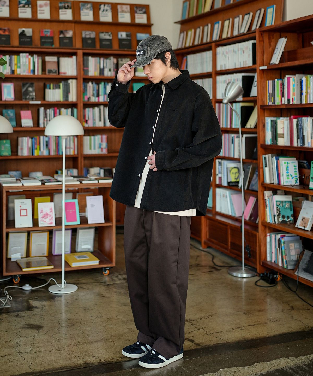 제멋(JEMUT) 라이즈 오버핏 코듀로이 셔츠 블랙 OYLS2601