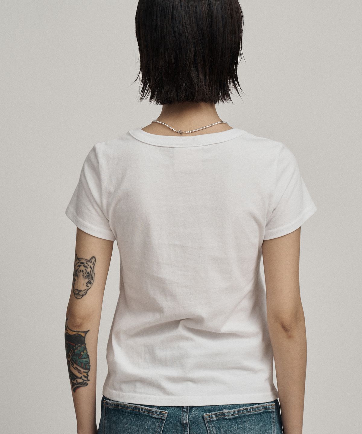 일리오(ILLIO) White Angel aura girl top