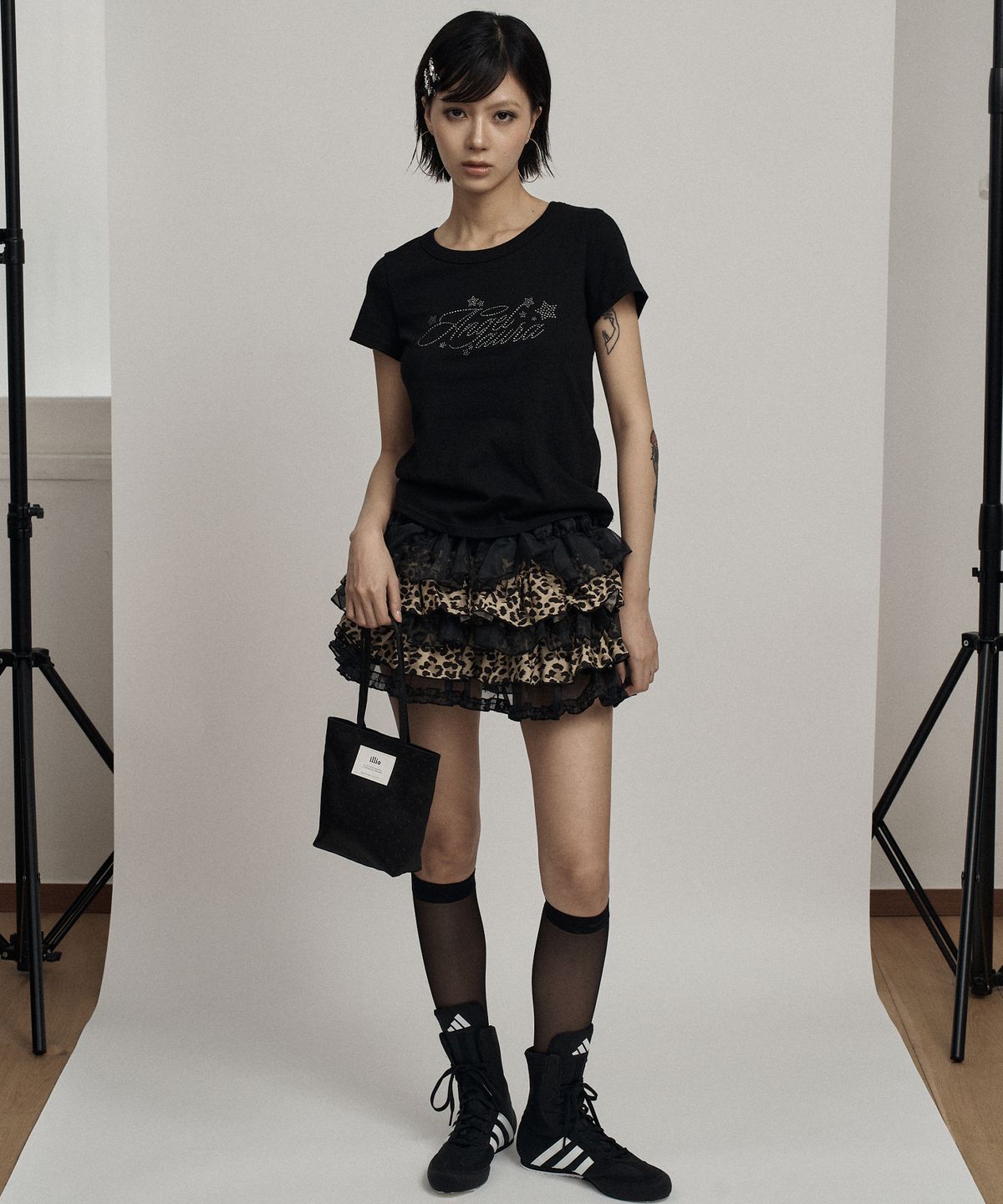 일리오(ILLIO) Black Angel aura girl top