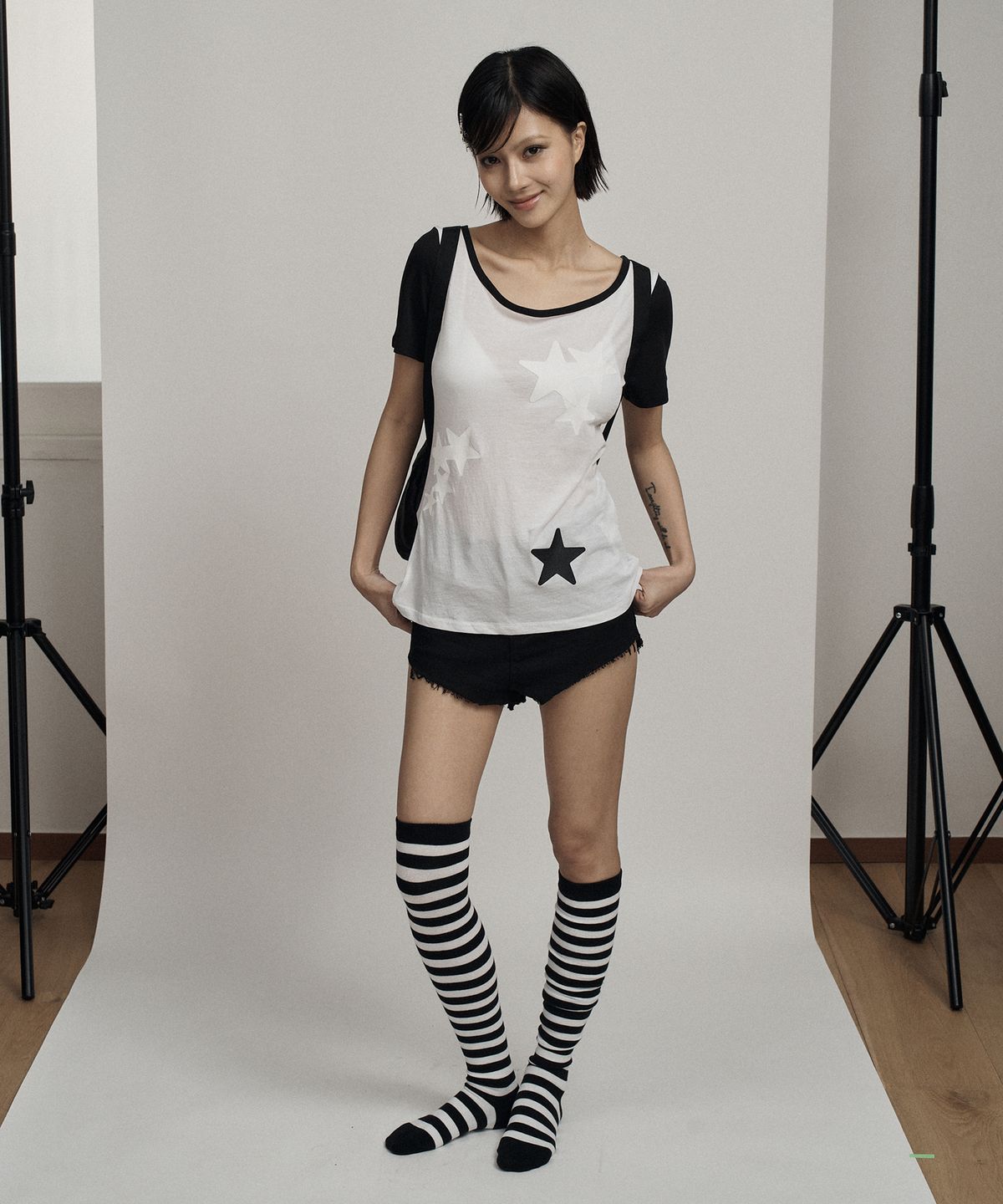 일리오(ILLIO) White star ringer top