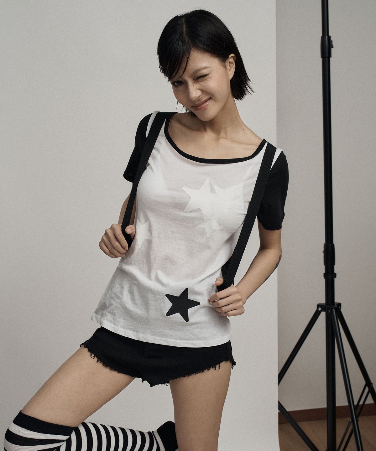 일리오(ILLIO) White star ringer top