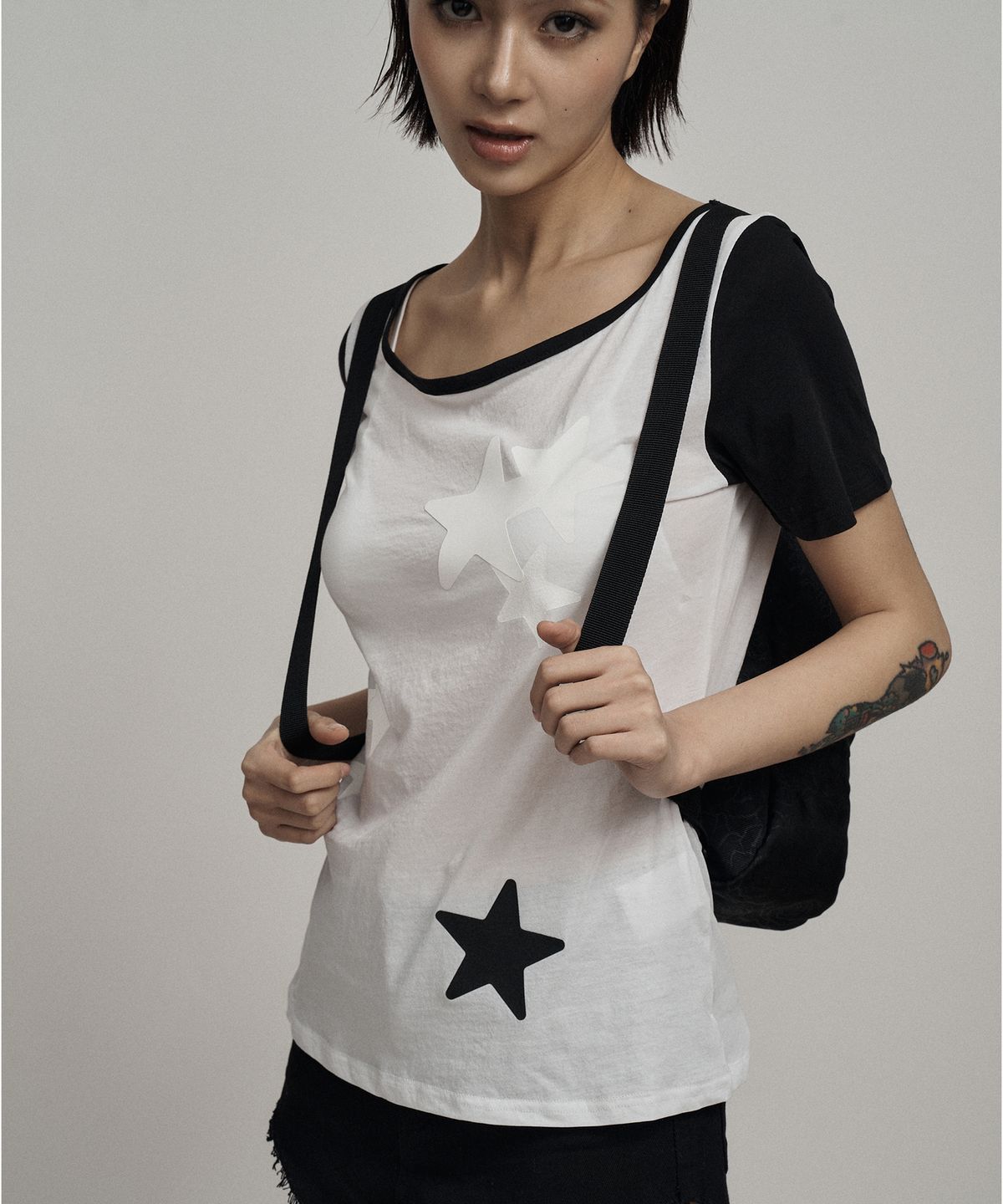 일리오(ILLIO) White star ringer top