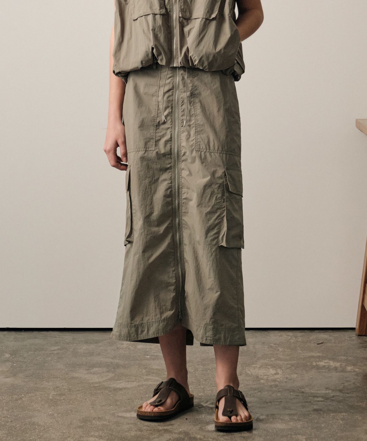 힐리먼트(HELEMENT) 여성 필드 카고 스커트 (L KHAKI)