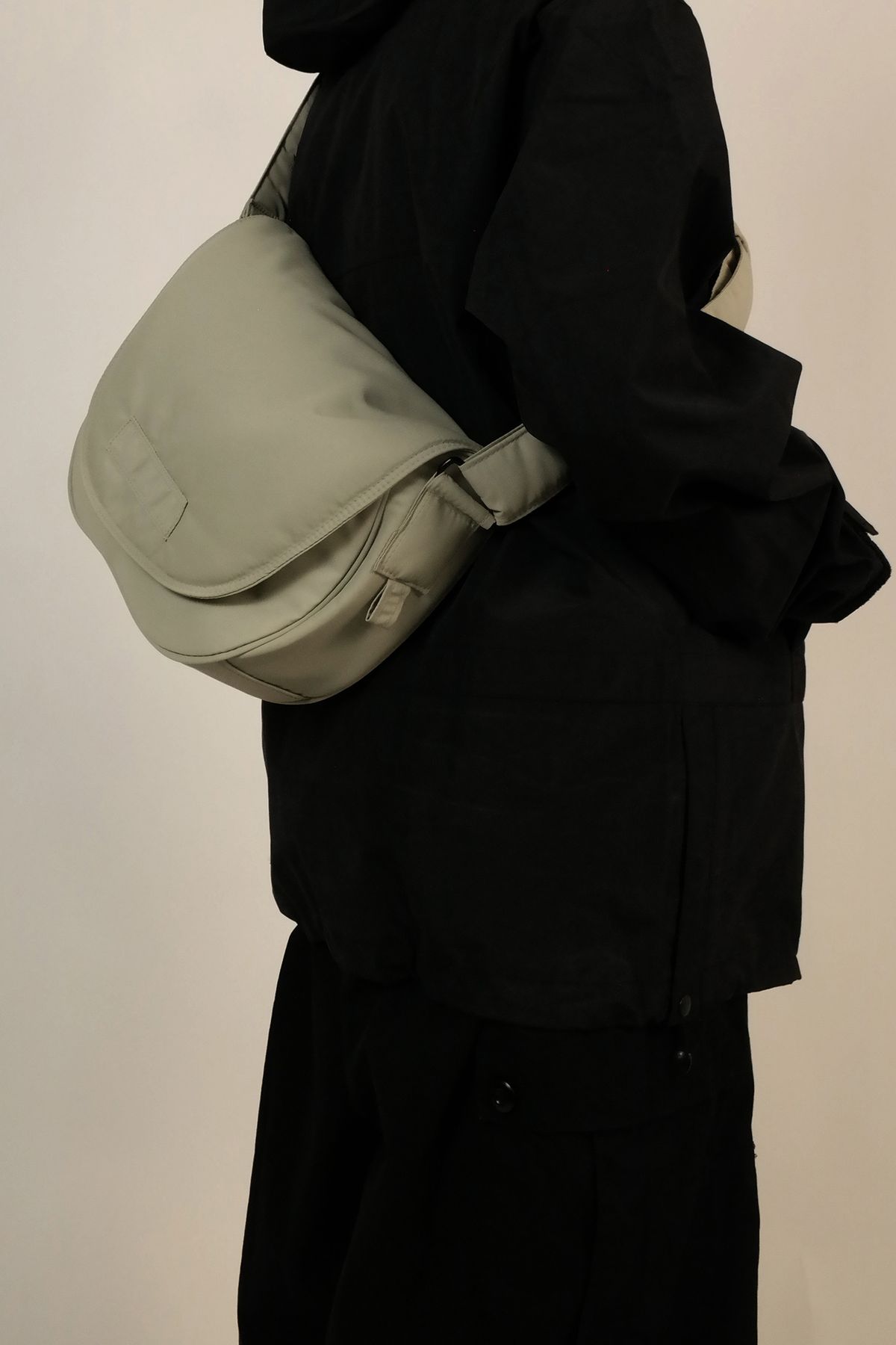 밋맷밋(MEETMETMEET) semicircle beige gray