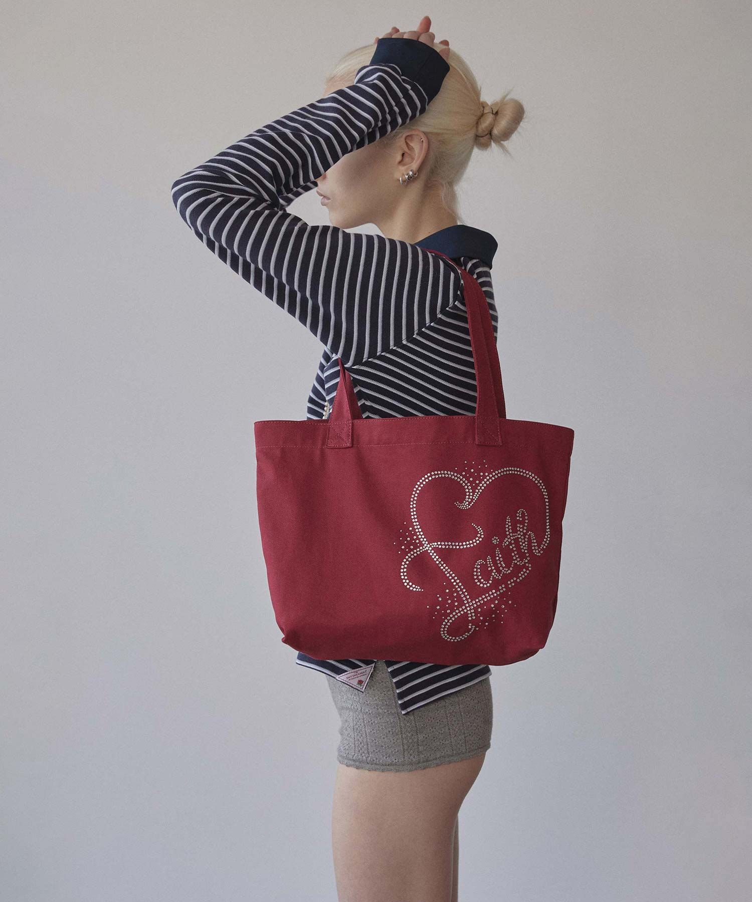 【SCULPTOR】♡フェイスラインストーン エコバッグ ♡ MUSINSA公式 | SCULPTOR Faith Rhinestone Eco Bag Red