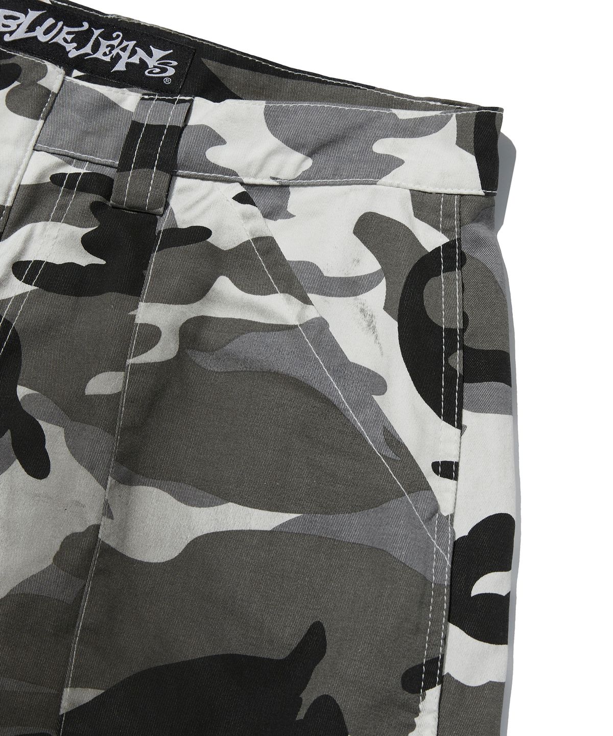 스웨이드(SUADE) WIDE CARGO SHORTS [WHITE CAMO]