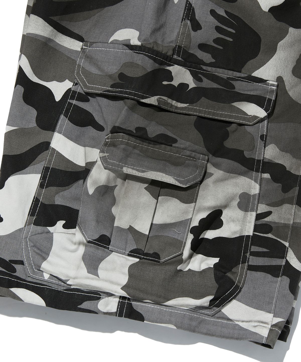 스웨이드(SUADE) WIDE CARGO SHORTS [WHITE CAMO]