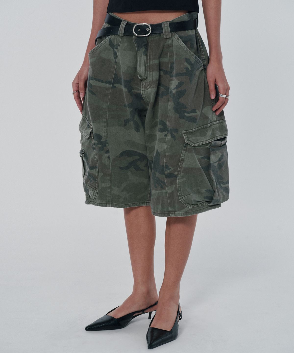 스웨이드(SUADE) WIDE CARGO SHORTS [GREEN CAMO]
