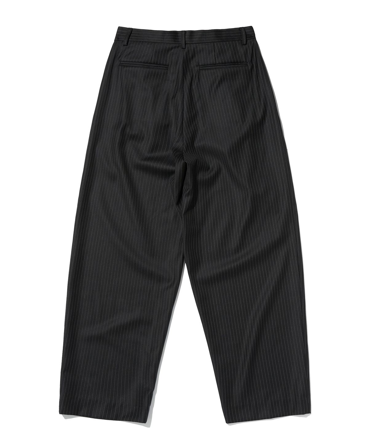 스웨이드(SUADE) TWO TUCK STRIPE SLACKS [BLACK]