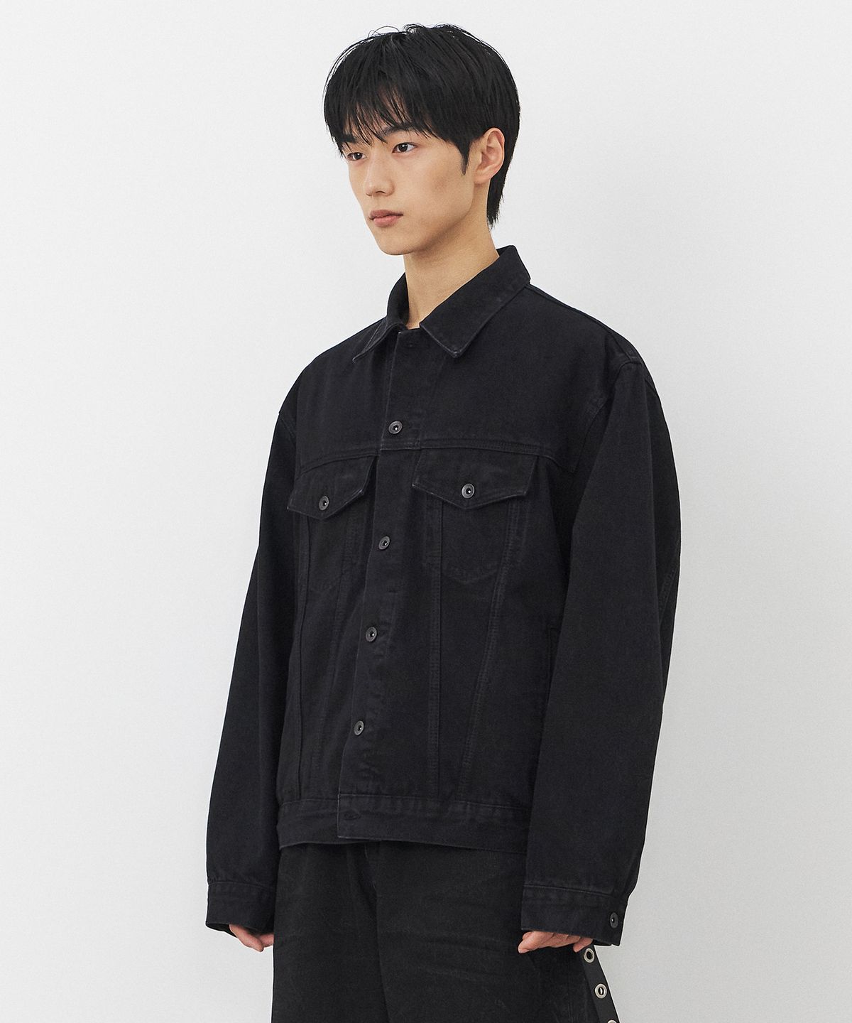 브랜디드(BRANDED) OVERSIZED DENIM TRUCKER JACKET [WASHED BLACK]