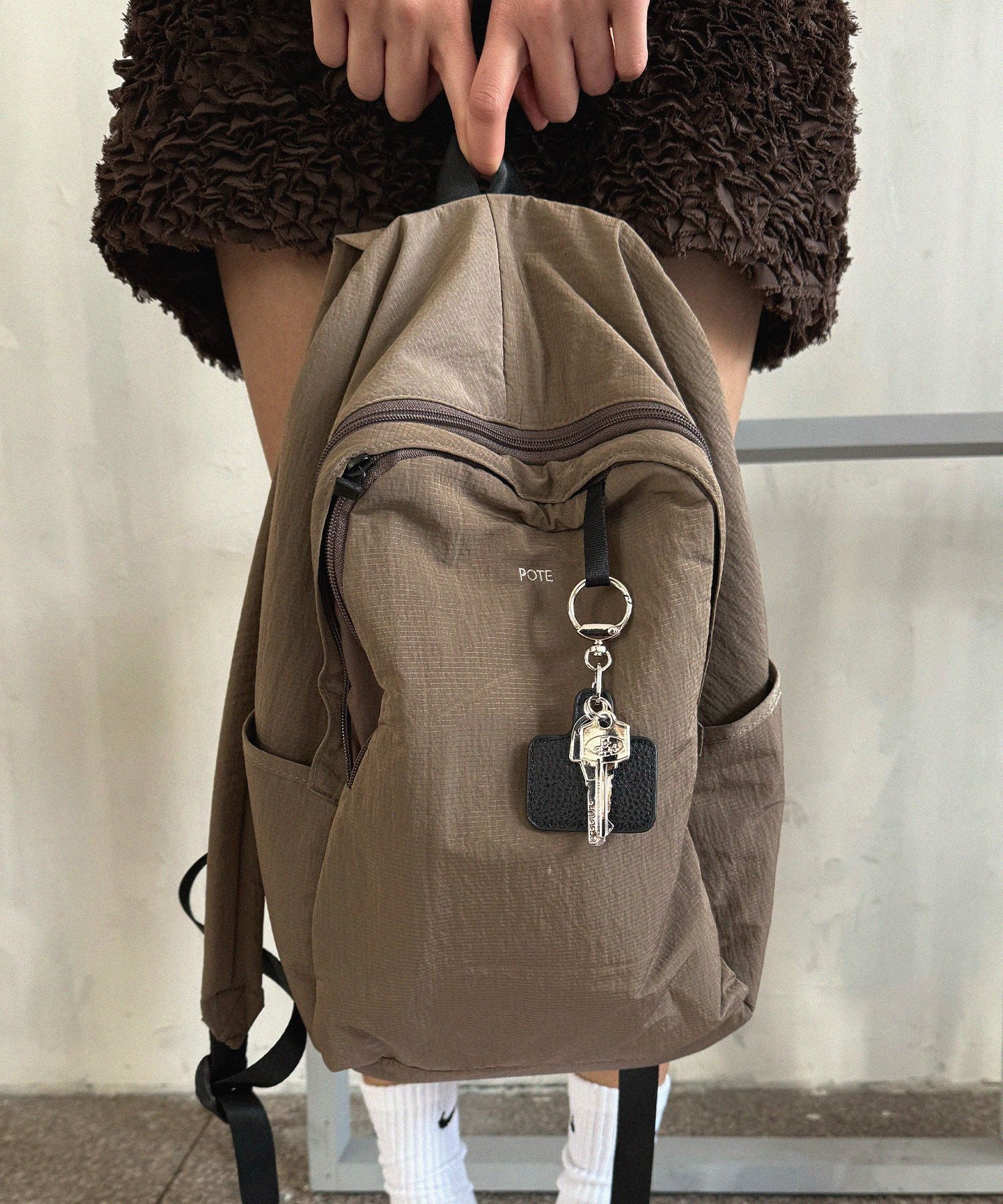 人気商品！【POTE】0002 HideSlot バックパック（オレンジ） MUSINSA公式 | Pote [6th restock]0002 HideSlot Classic