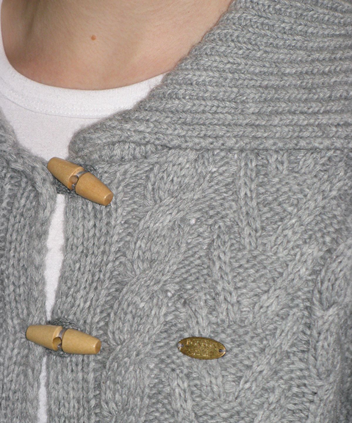 론론(RONRON) COZY TOGGLE FISHERMAN KNIT CARDIGAN GREY