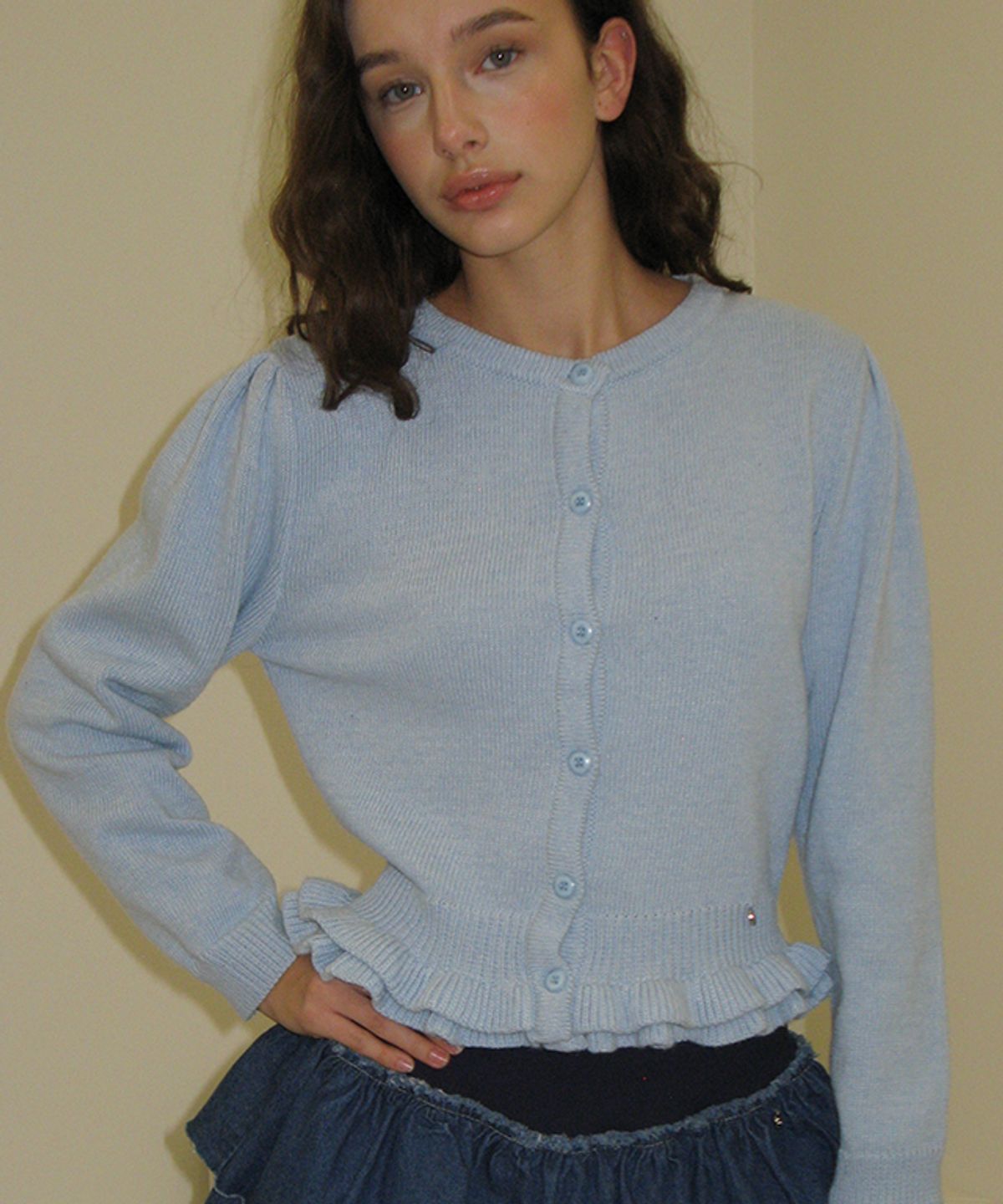 론론(RONRON) PUFF SLEEVE FRILL KNIT CARDIGAN SOFT BLUE