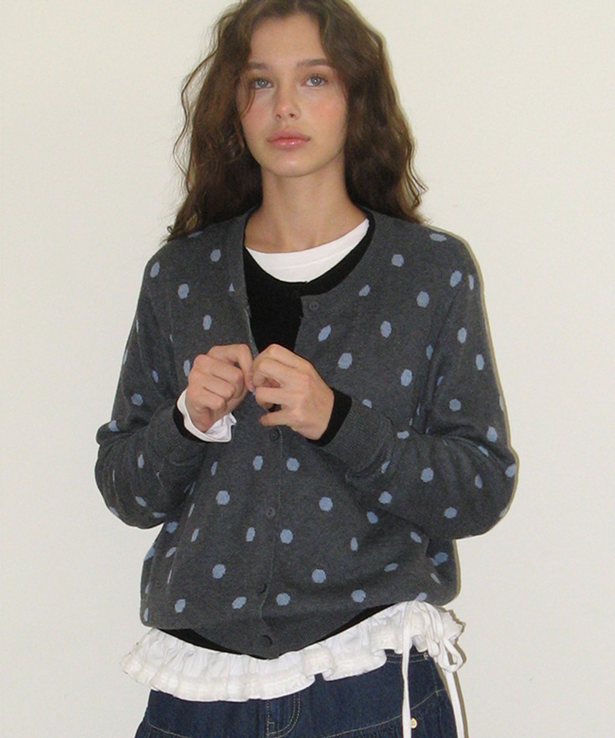 론론(RONRON) DOT PATTERN LAYERED KNIT CARDIGAN CHARCOAL BLACK