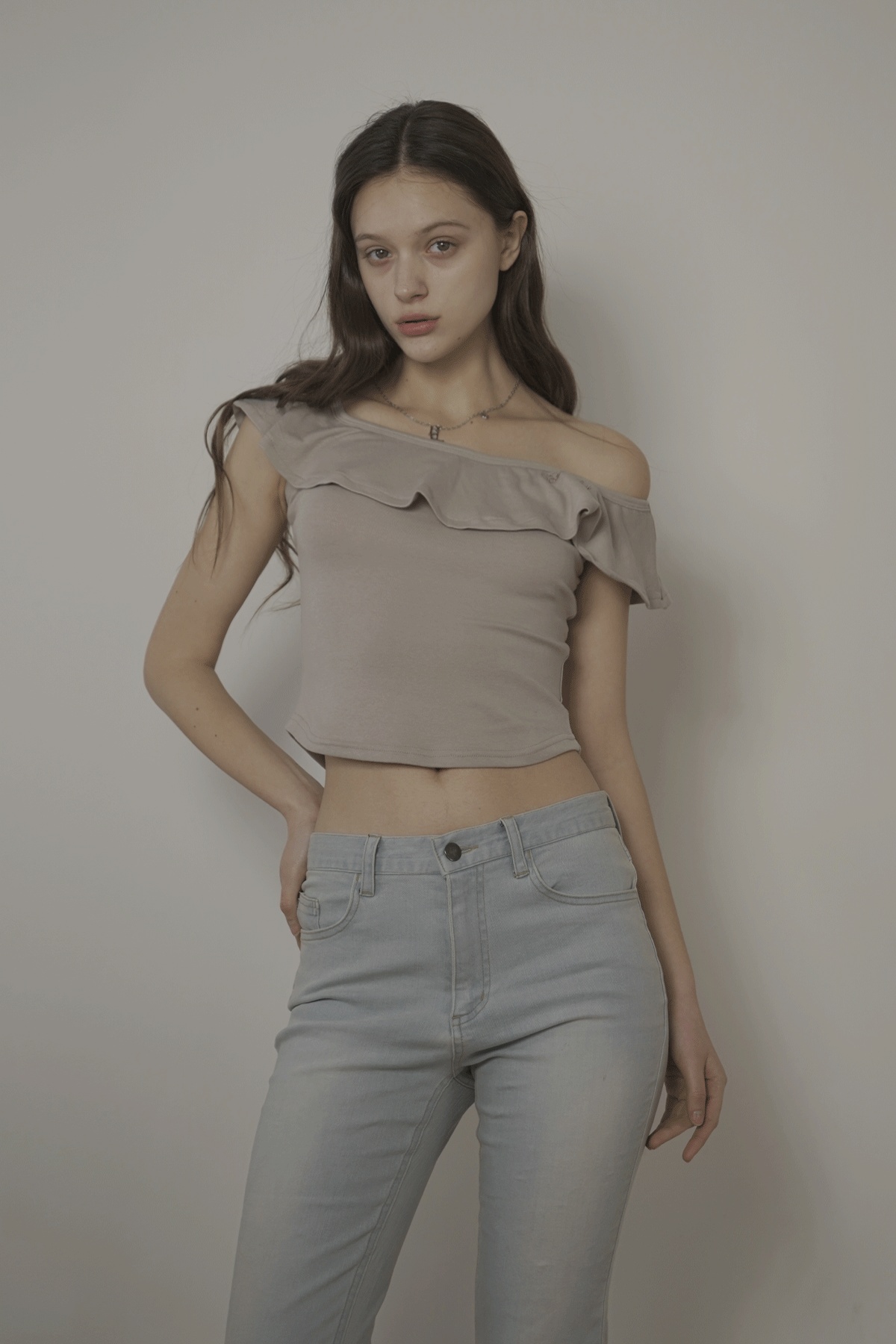 벨리아르(BELLIALEU) CHLOE TOP-BEIGE