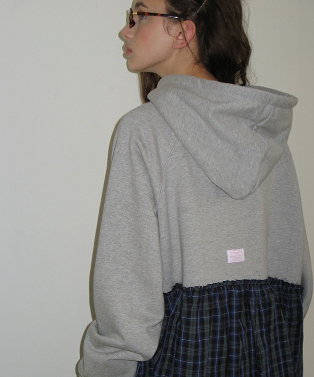 론론(RONRON) PENDANT CHECK CANCAN FRILL HOODIE GREY