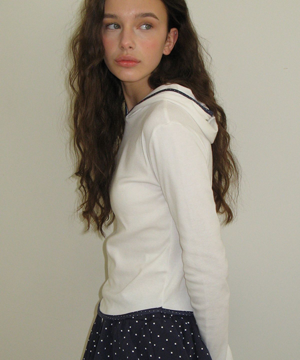 론론(RONRON) LINE POINT SLIM HOODIE LONG SLEEVE DOT IVORY