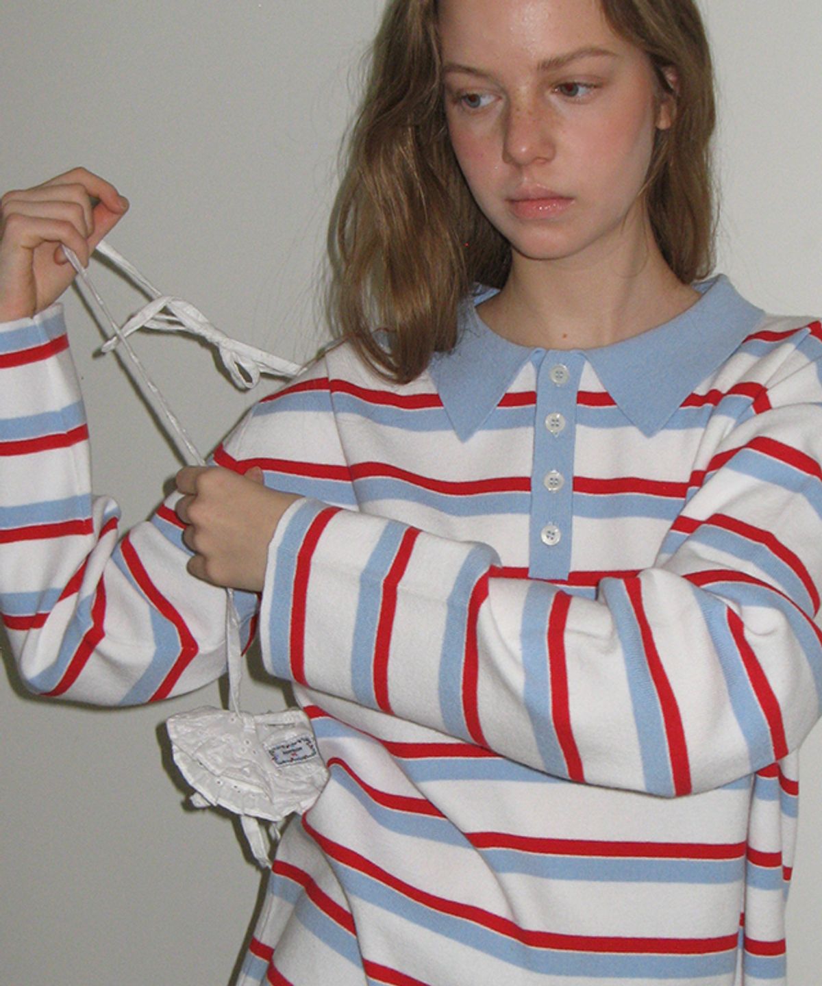 론론(RONRON) RUGBY COLLAR LOOSE FIT LONG SLEEVE KNIT WHITE RED STRIPE
