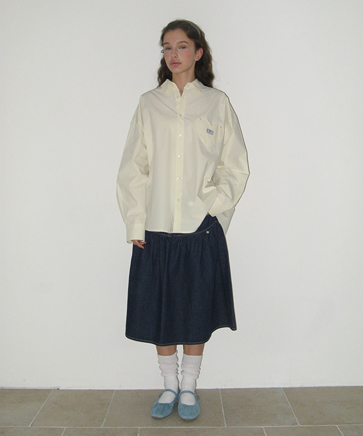 론론(RONRON) STITCH HEART POCKET OVER FIT SHIRT BUTTER