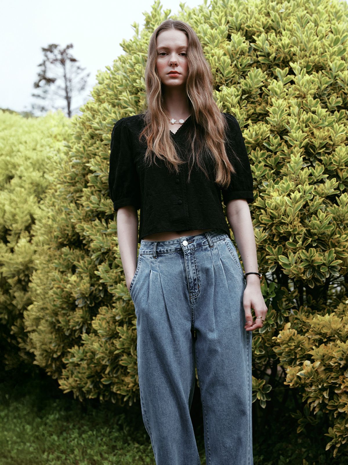 르니나(LENINA) HUGO two tuck straight denim pants_BLUE