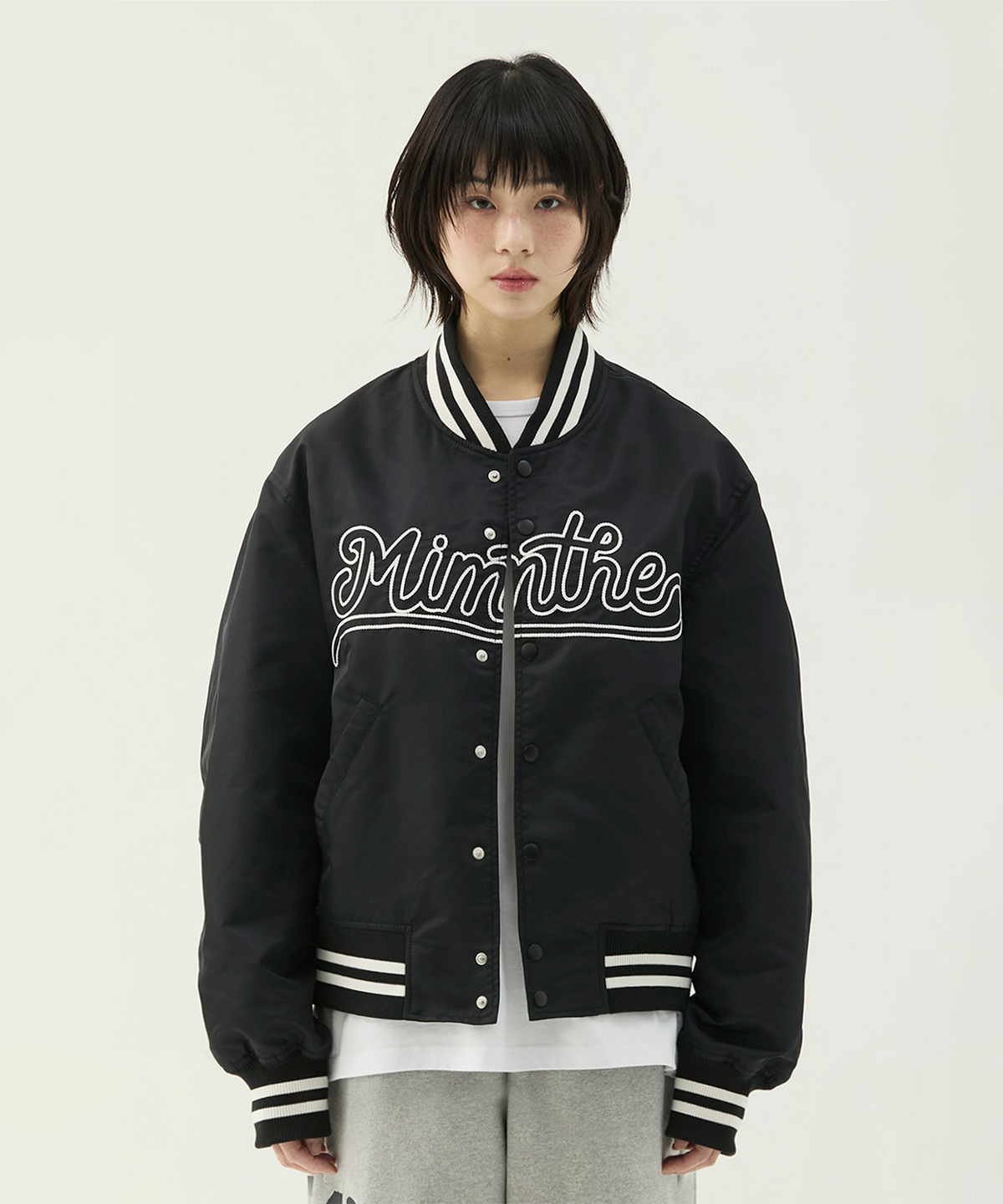 밈더워드로브(MIMTHEWARDROBE) 월드 와이드 스타디움 자켓_블랙