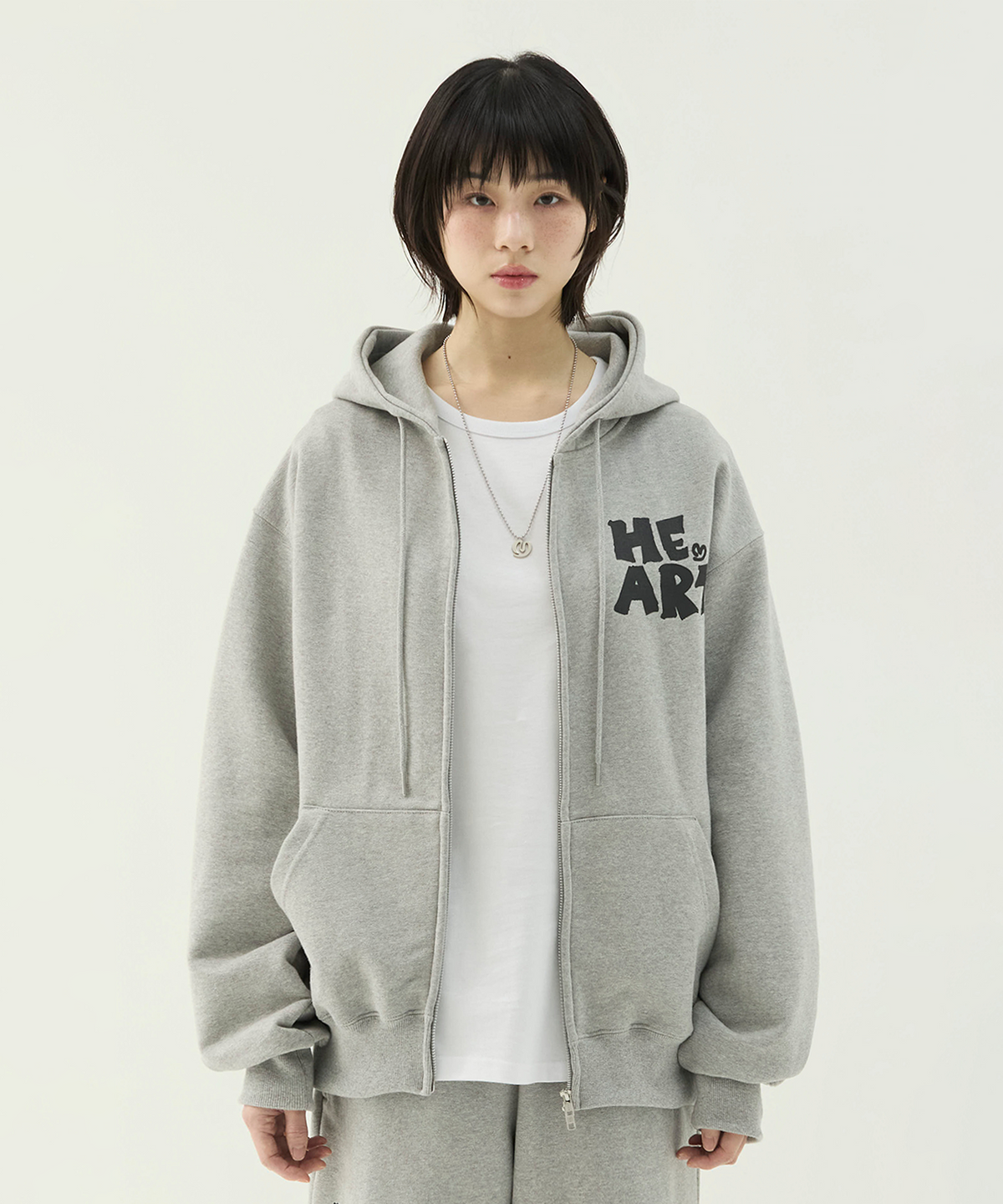 밈더워드로브(MIMTHEWARDROBE) 원 하트 후드 집업_블랙