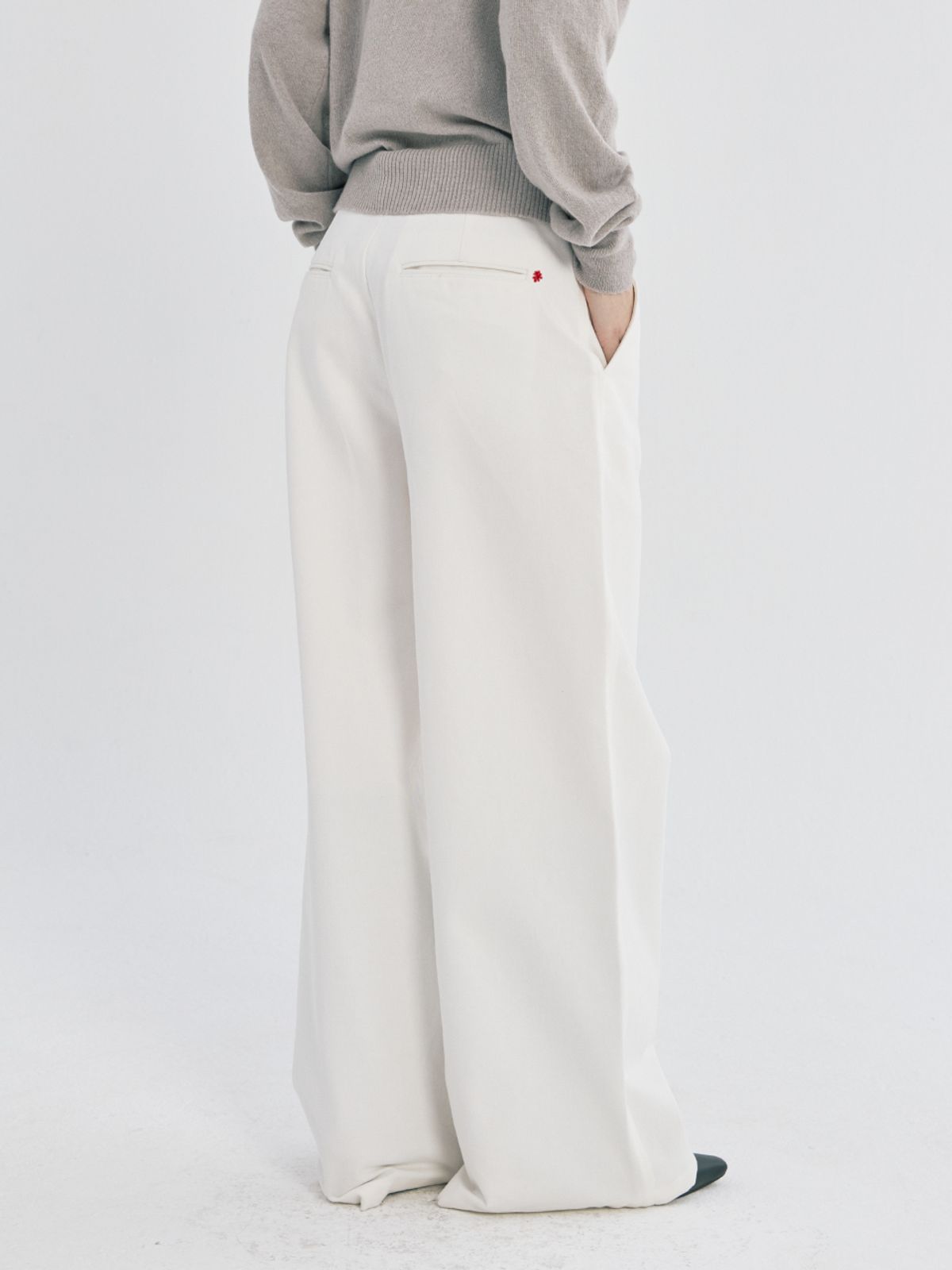 오피쉬(OAFISH) STITCH COTTON CHINO PANTS, IVORY