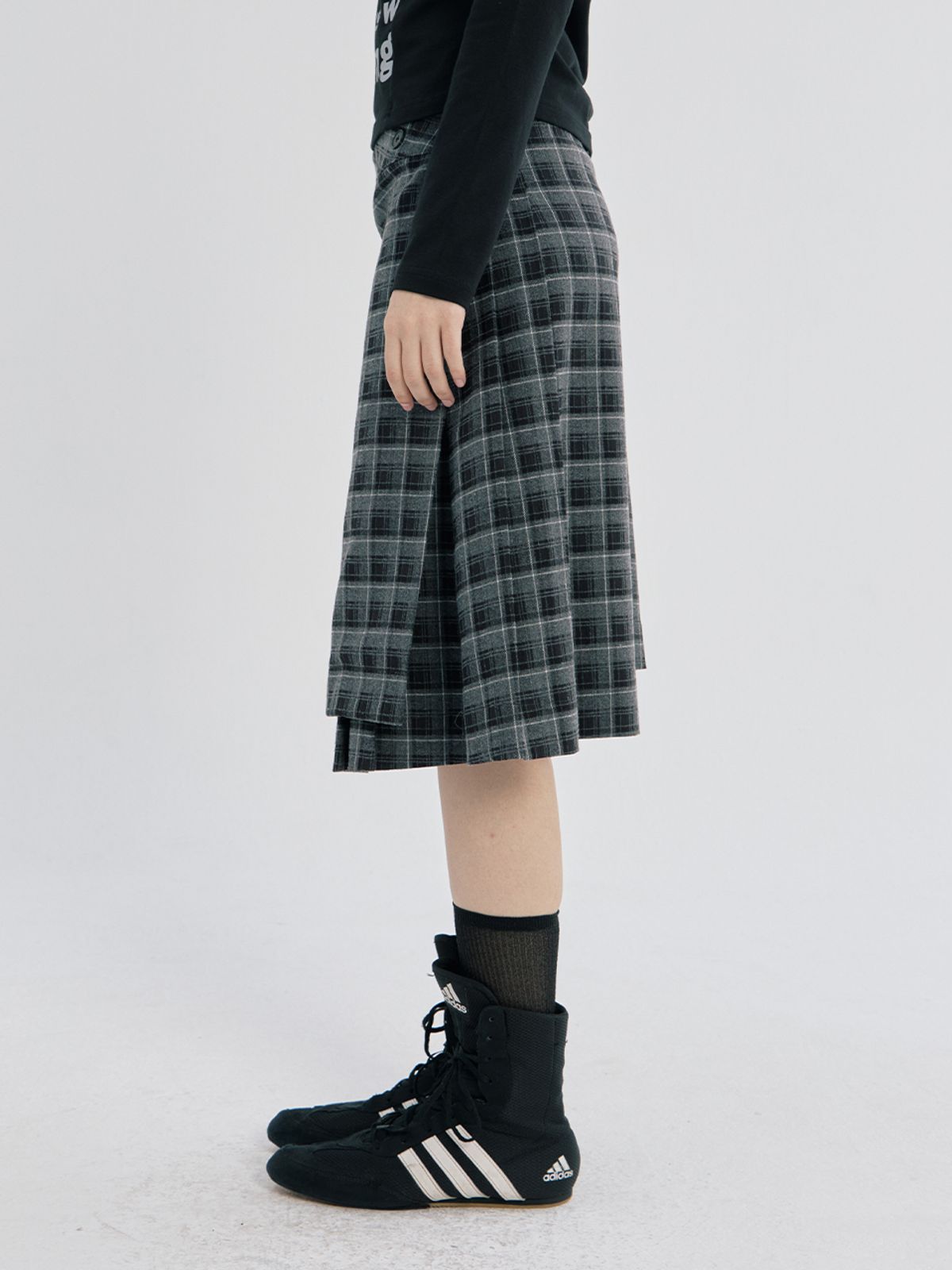 오피쉬(OAFISH) LAYERED CHECK PLEATS WRAP SKIRT, BLACK