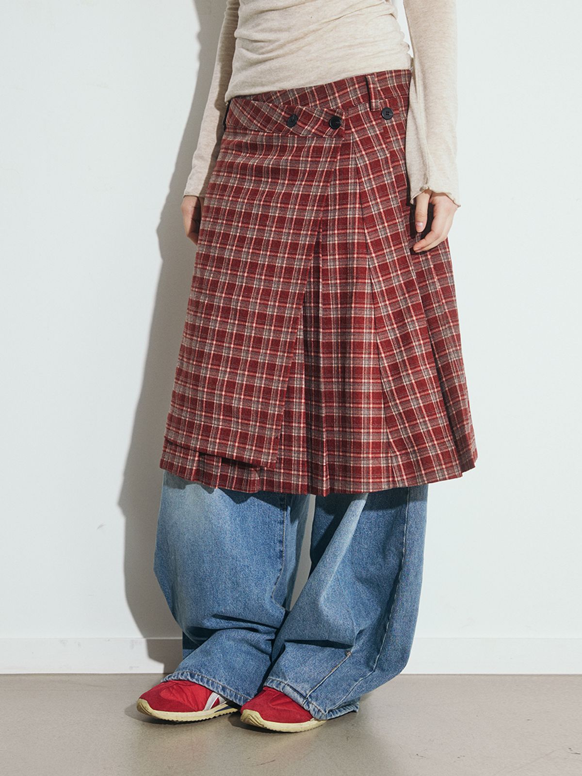오피쉬(OAFISH) LAYERED CHECK PLEATS WRAP SKIRT, RED