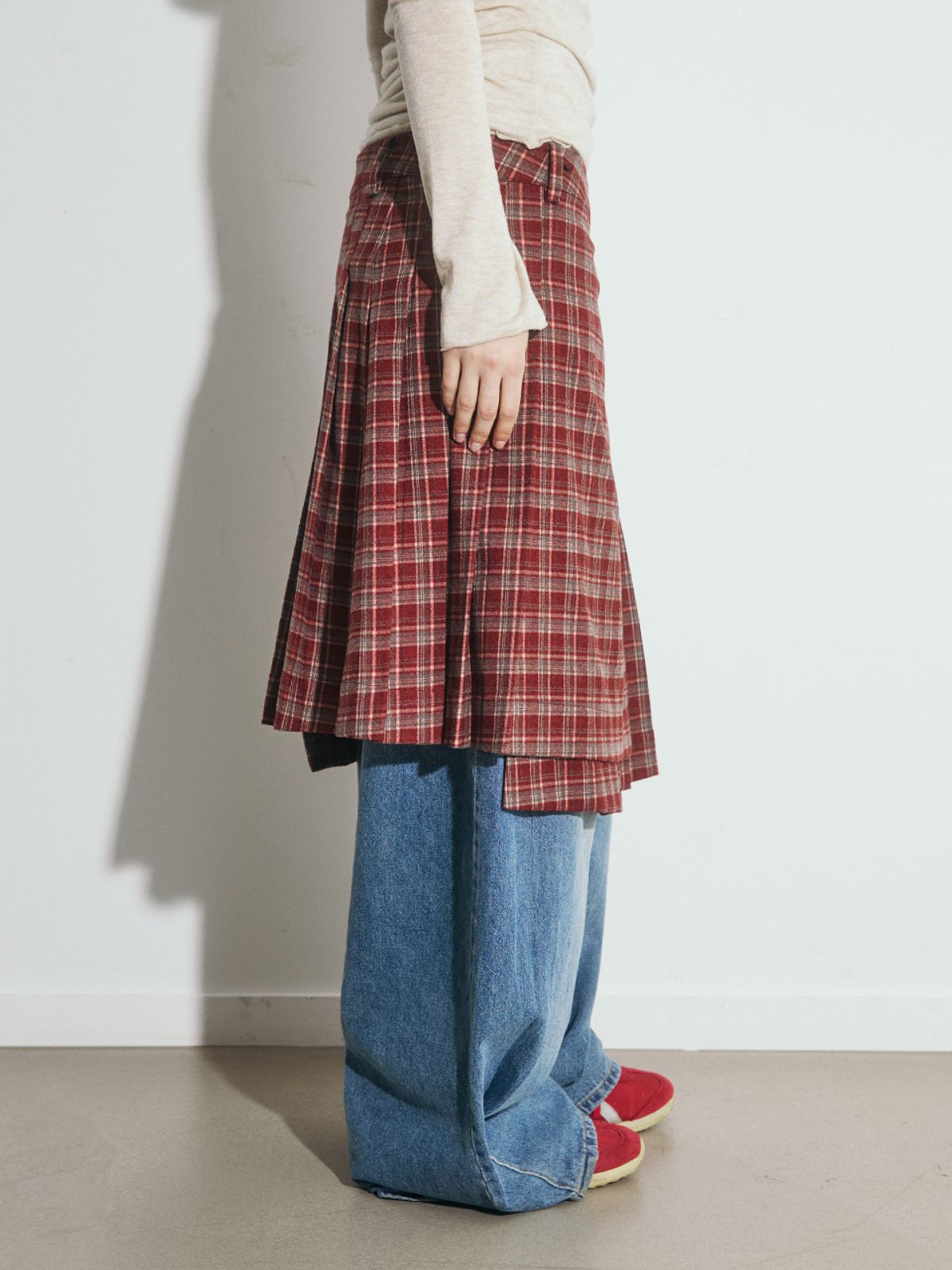 오피쉬(OAFISH) LAYERED CHECK PLEATS WRAP SKIRT, RED