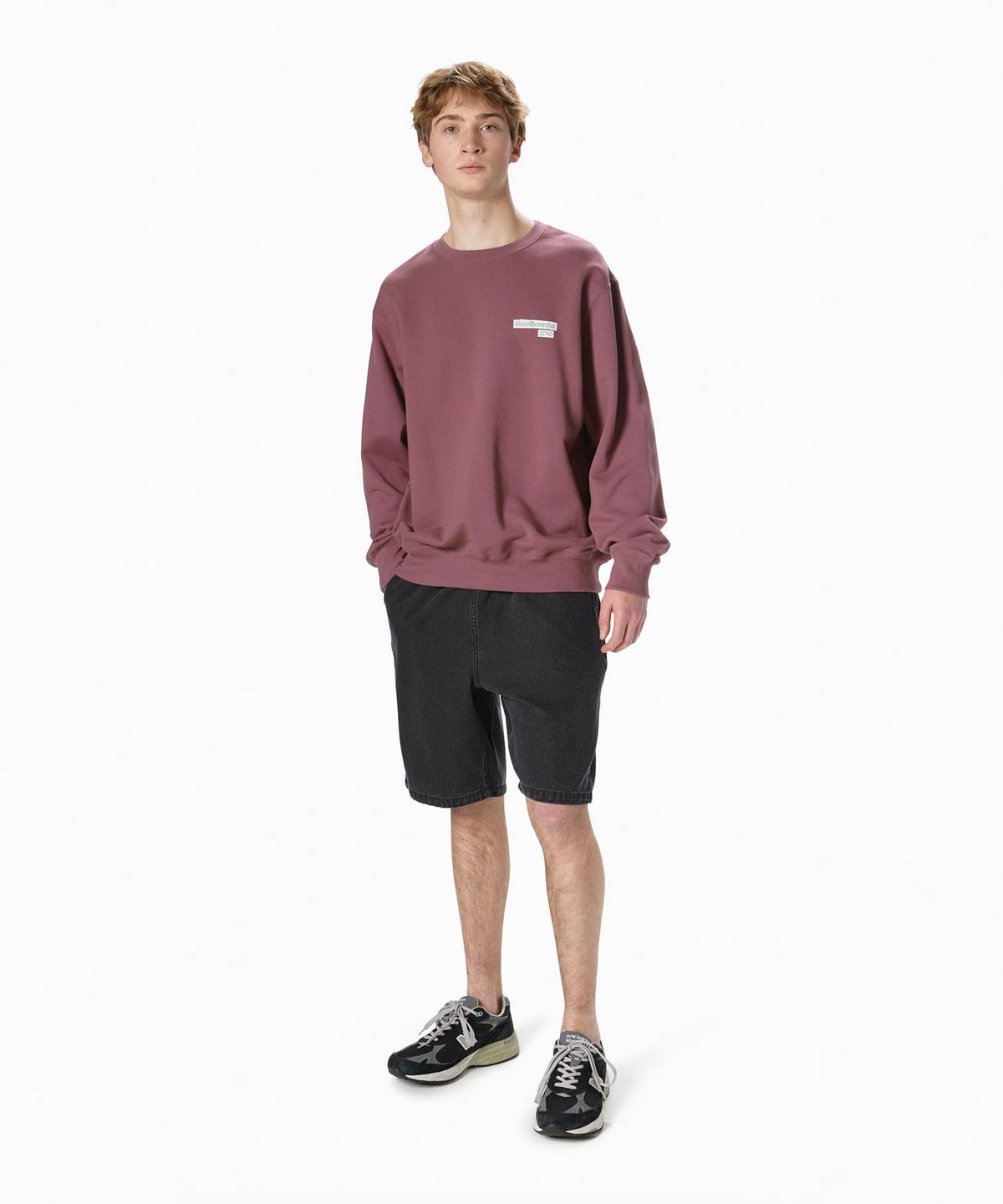 디스이즈네버댓(THISISNEVERTHAT) Lion 2010 Crewneck Fuchsia