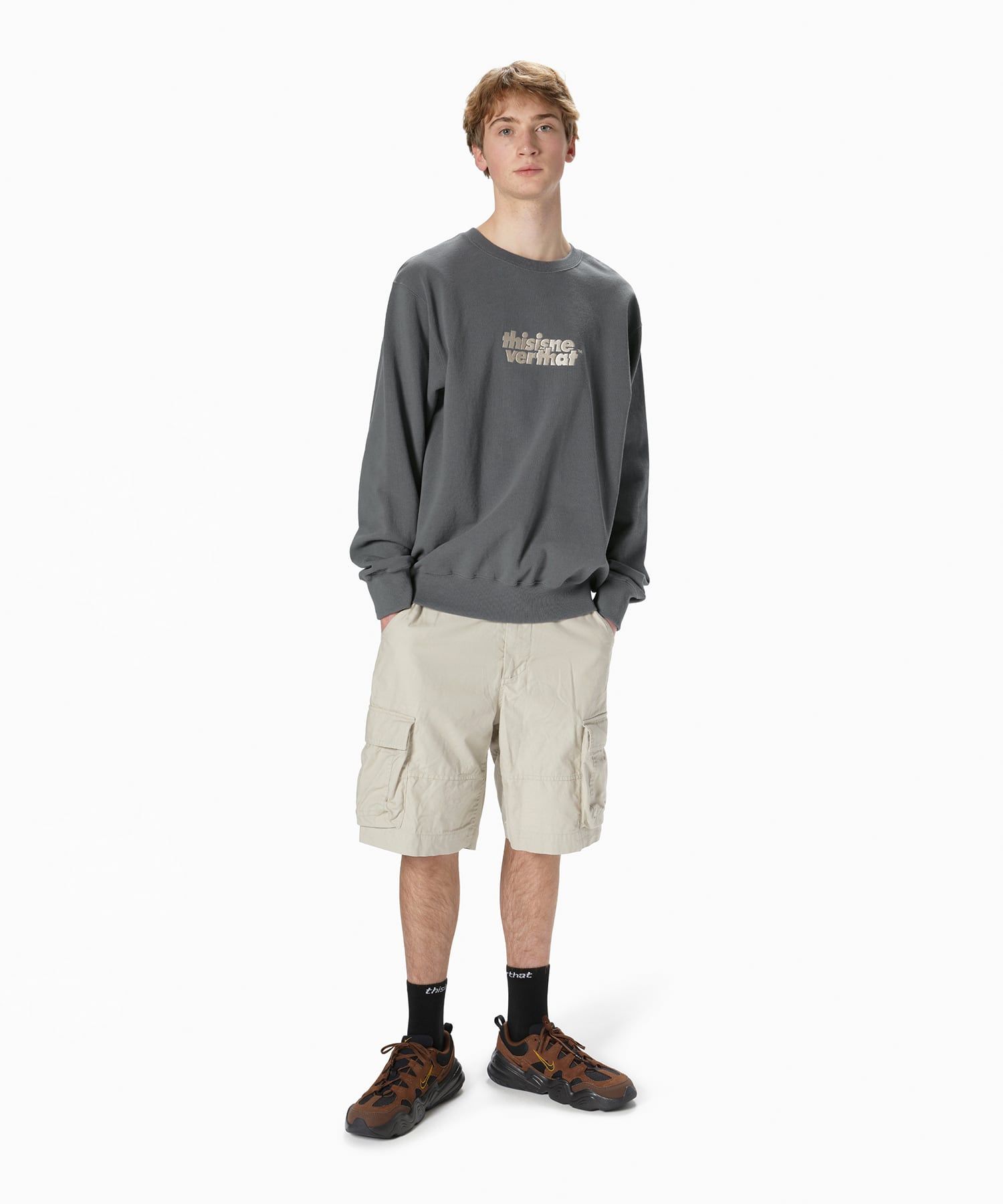 さらに100円引き◆thisisneverthat◆OL-Logo Crewneck MUSINSA公式 | thisisneverthat® OL-Logo Crewneck Dark Grey