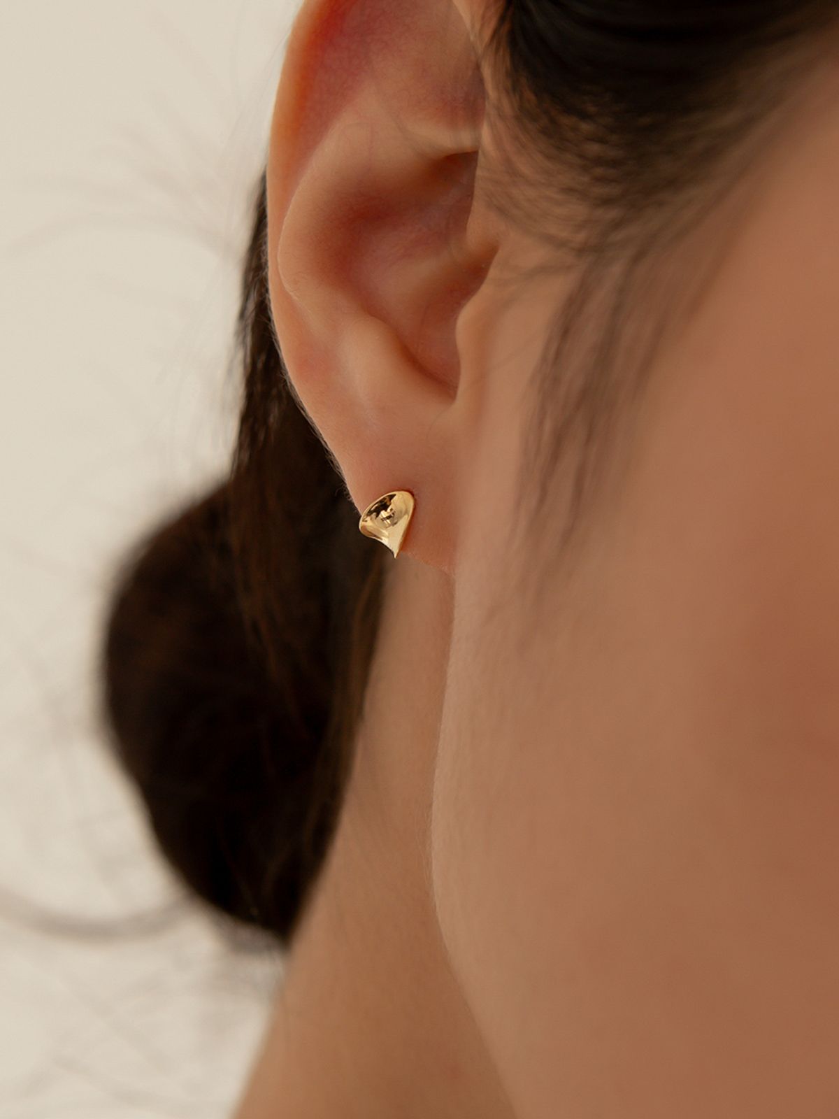 룬느(LUNNE) 14k 문라이트 커브 귀걸이 (14k골드) LFE51