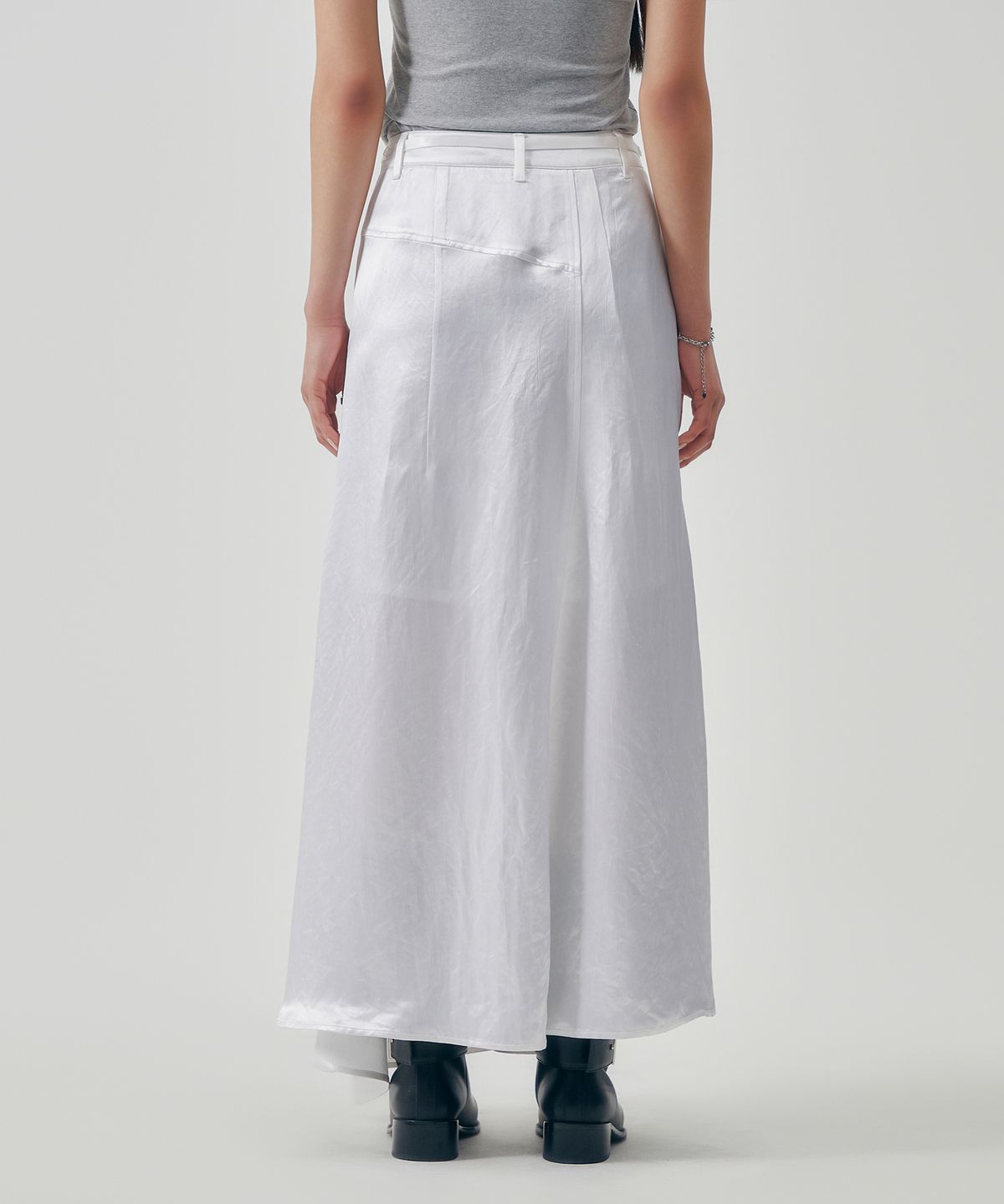 트리밍버드(TREEMINGBIRD) Soft Drape Satin Skirt [ White ]