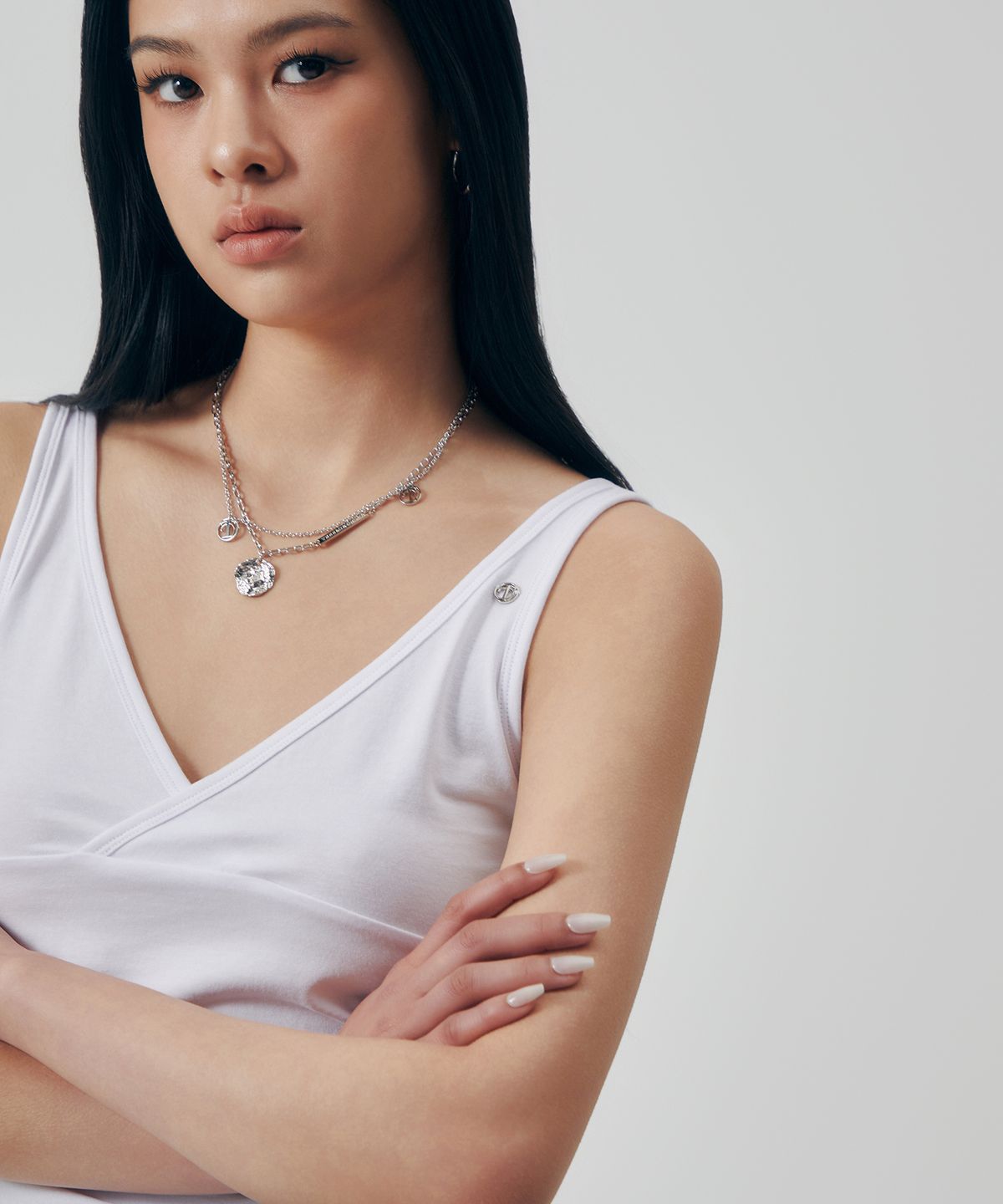 트리밍버드(TREEMINGBIRD) Basic V-Neck Wrap Sleeveless [ White ]